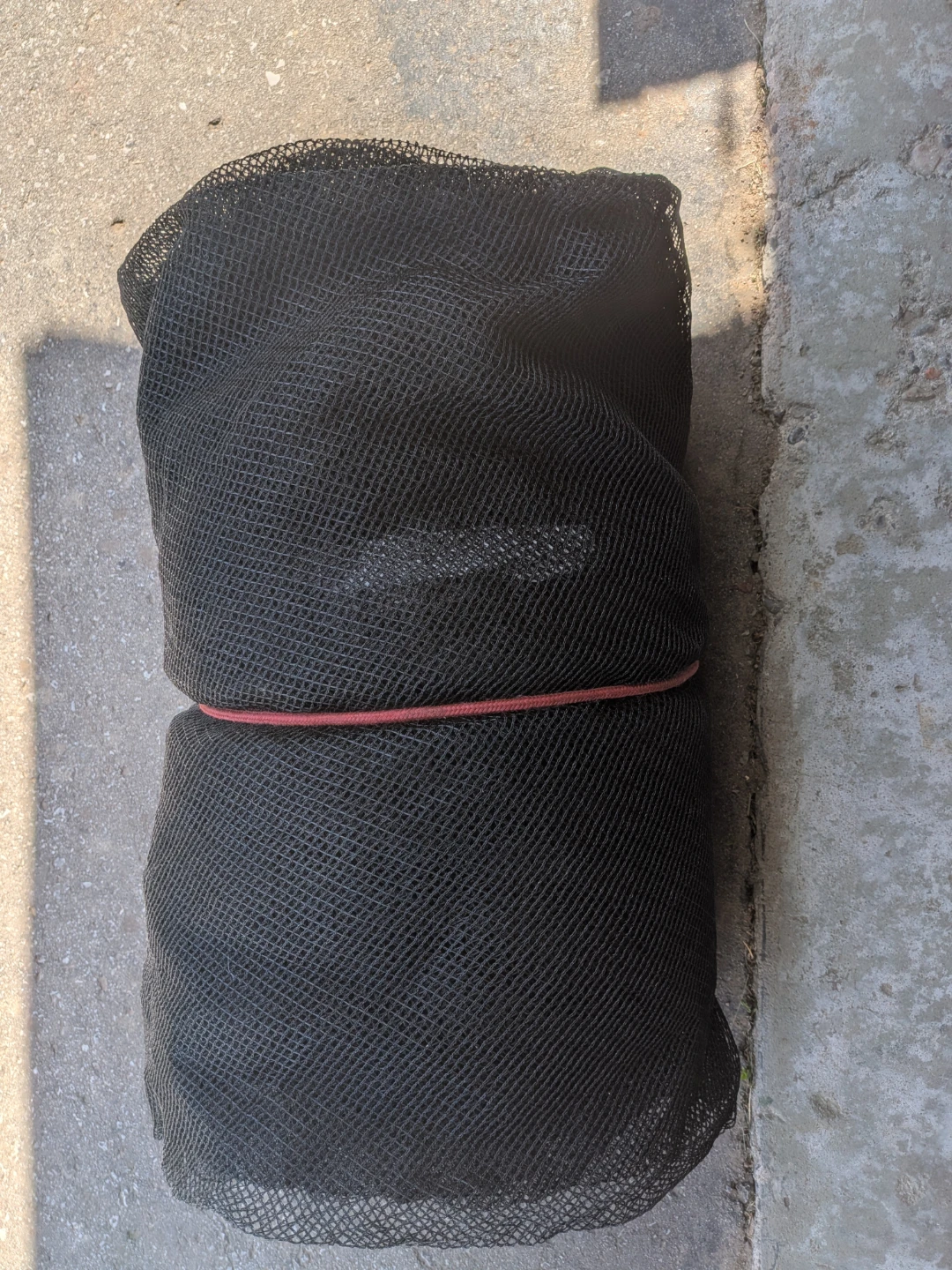 Pool Leaf Black Mesh Cover with Grommets - photo 2