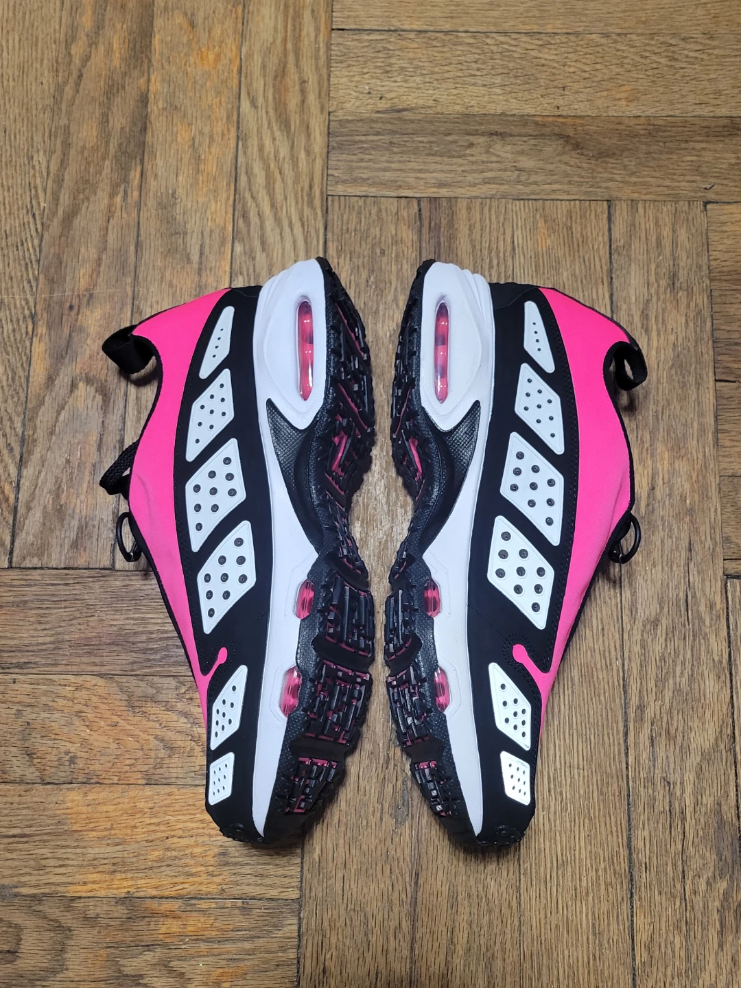 Nike Womens Air Max Sunder Highlighter Pink Size 10.5 - photo 2