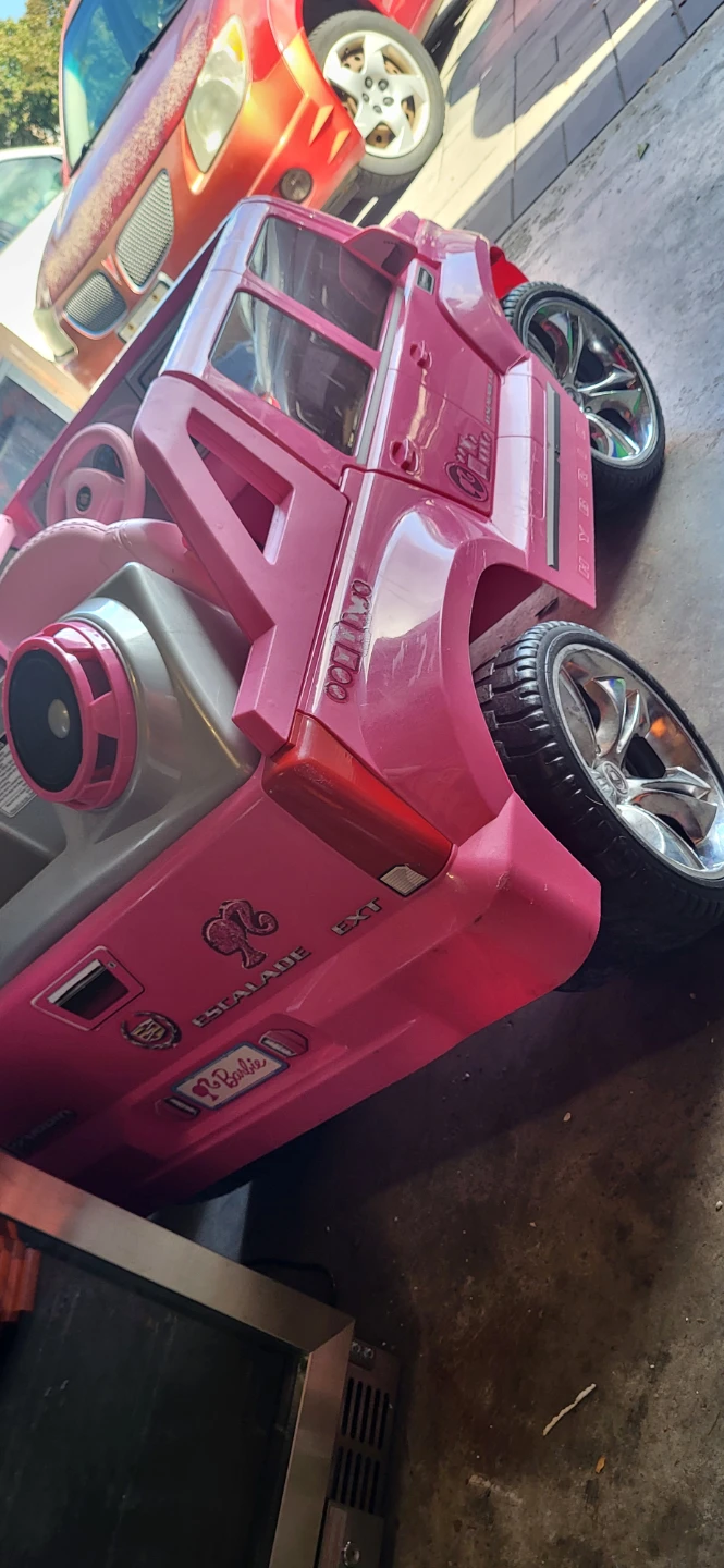 Barbie Pink Cadillac Escalade Kids Ride-On Car - photo 2