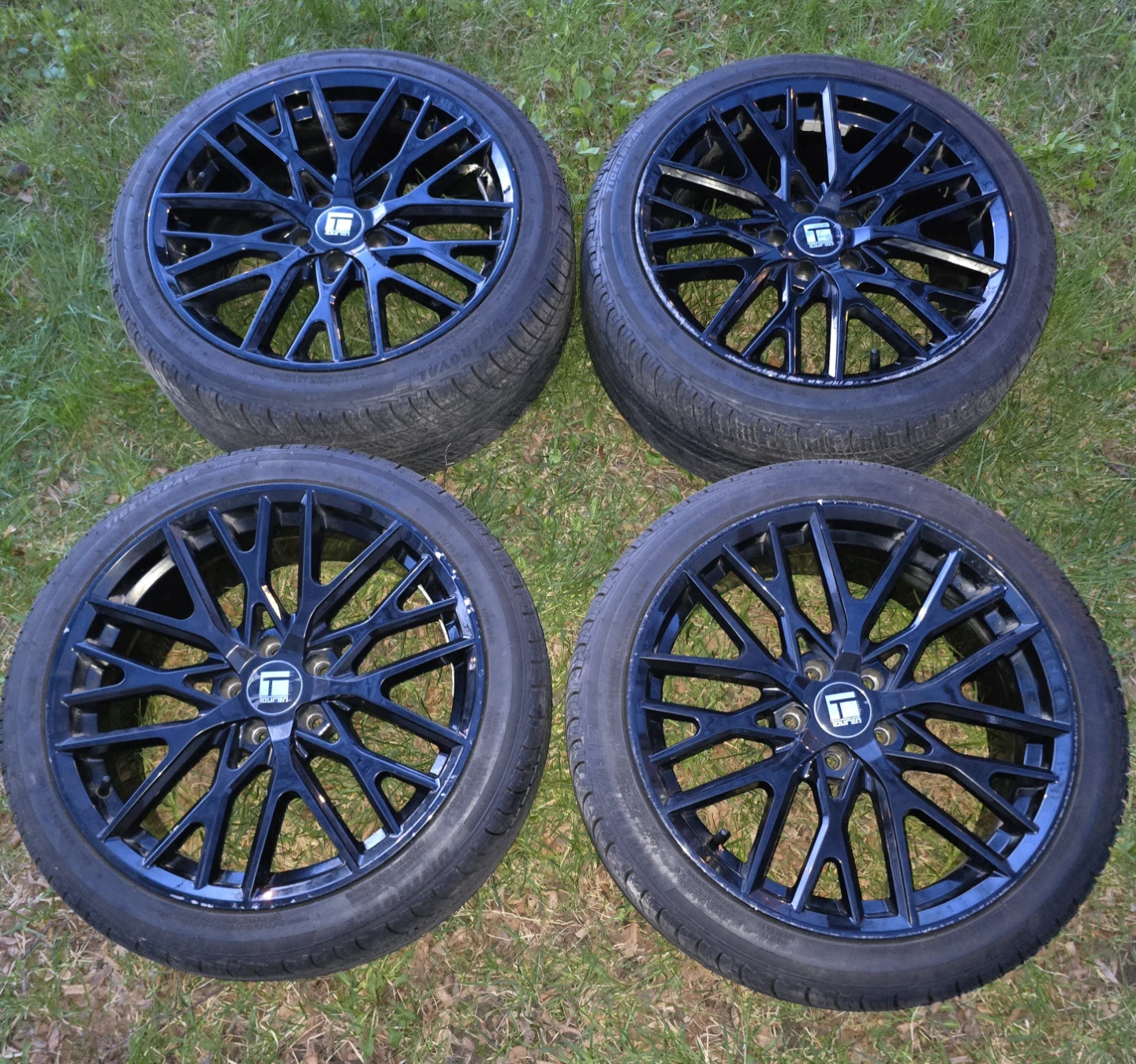 Touren 19 Inch Black Alloy Wheels with Tires (Set of 4)