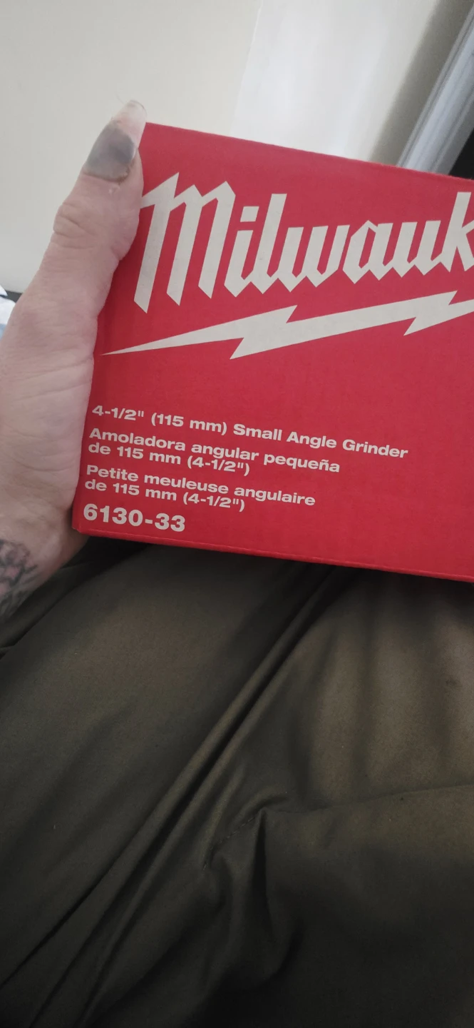 Milwaukee 4-1/2" Small Angle Grinder 6130-33 - photo 2