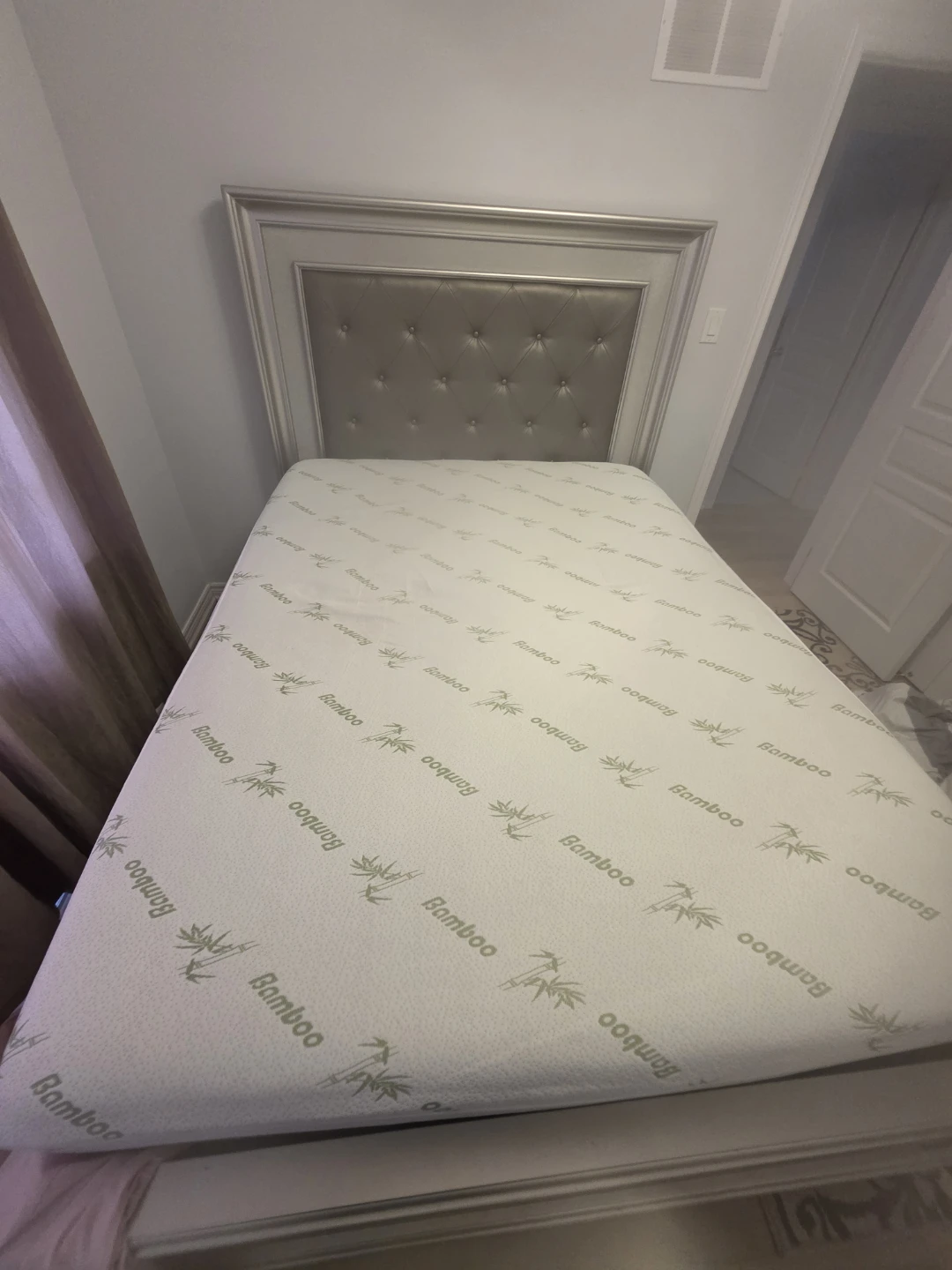 Queen size bed and mattress - photo 2