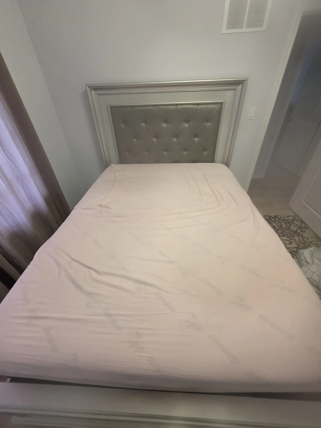 Queen size bed and mattress - photo 4