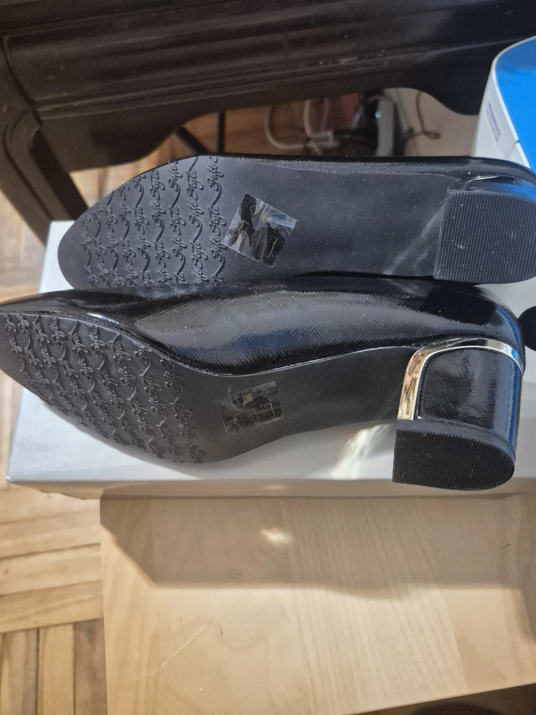 BNIB)Soft Style Deanna Women's Black Patent Heels Size 9 Wide - photo 2