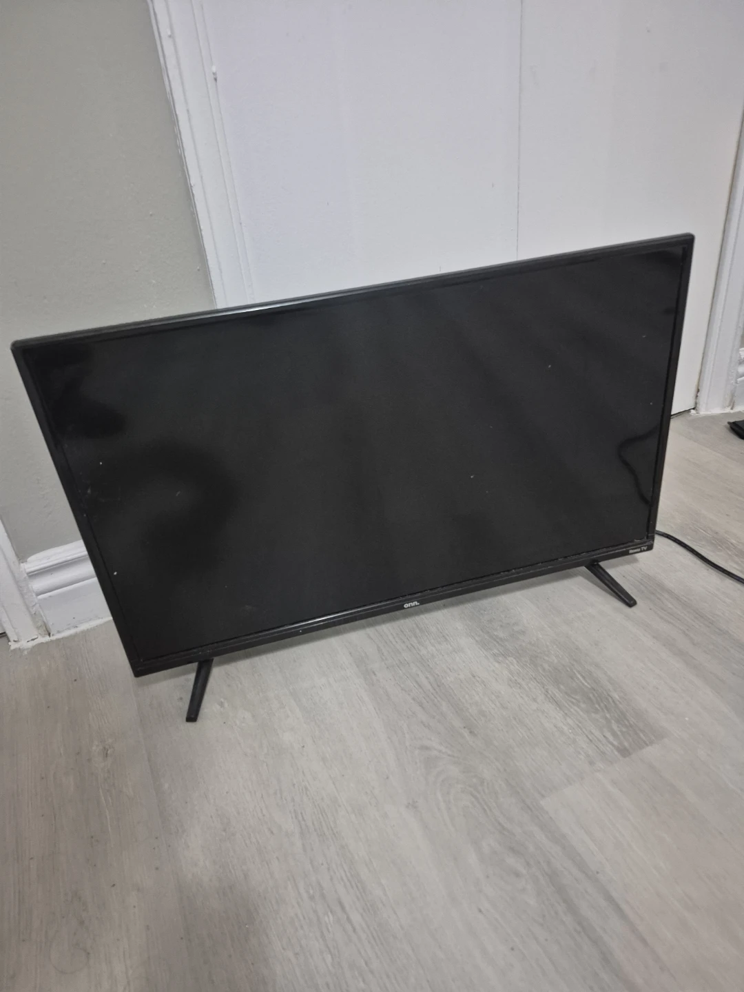 ONN. 32" HD Smart TV