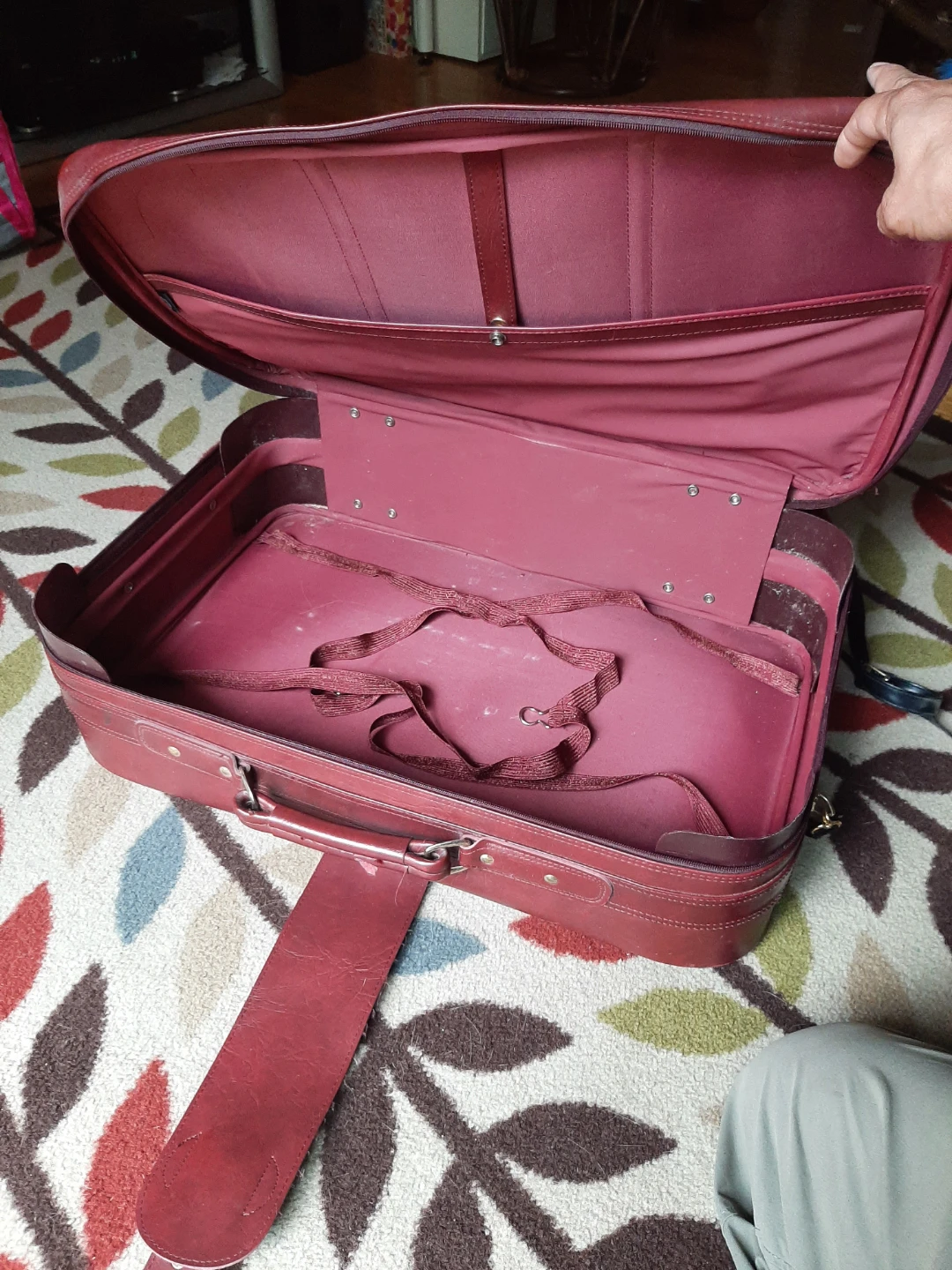 Vintage Burgundy Suitcase/Briefcase - photo 2