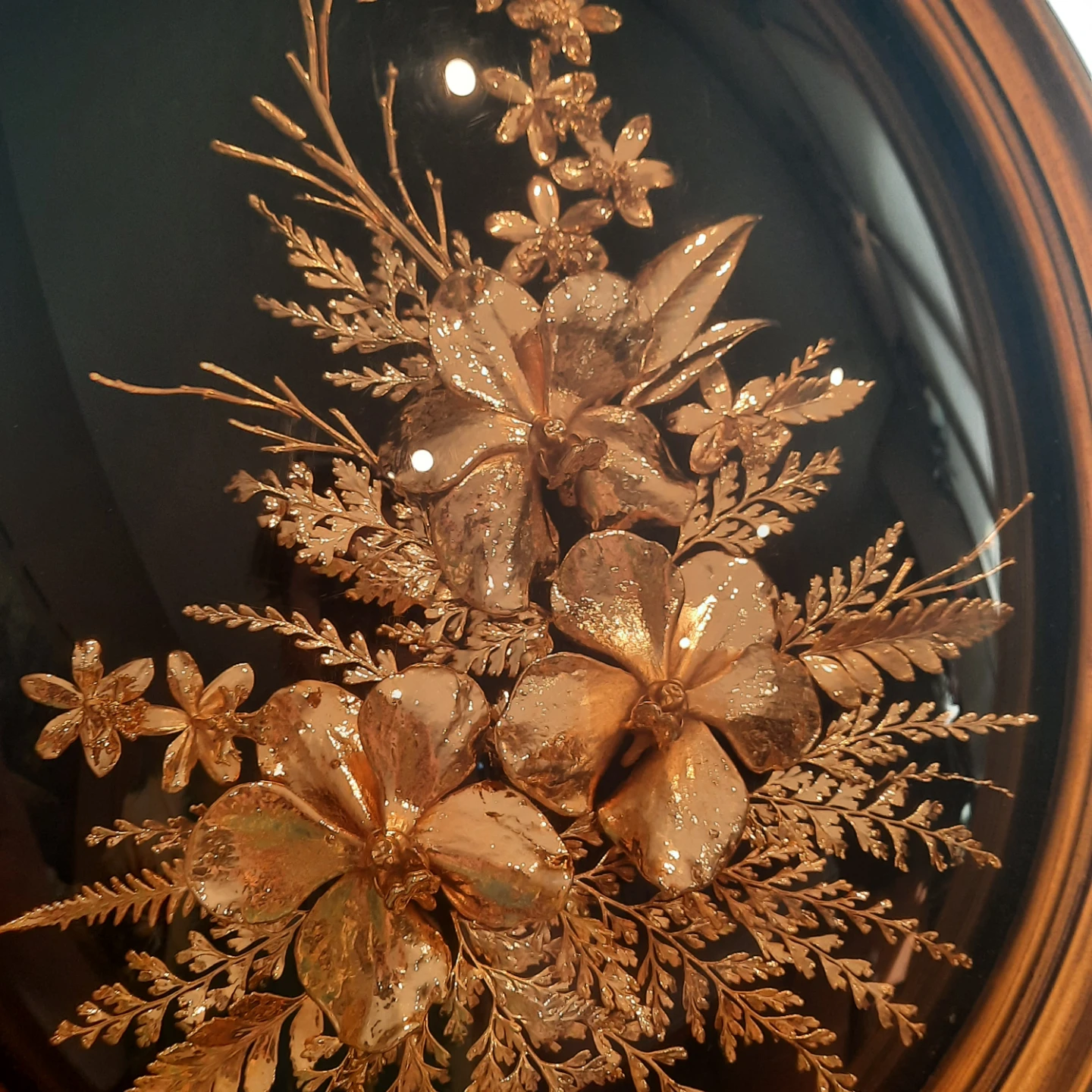 Saburo Inc. Real Hawaiian Flowers Petrified in Gold - photo 2