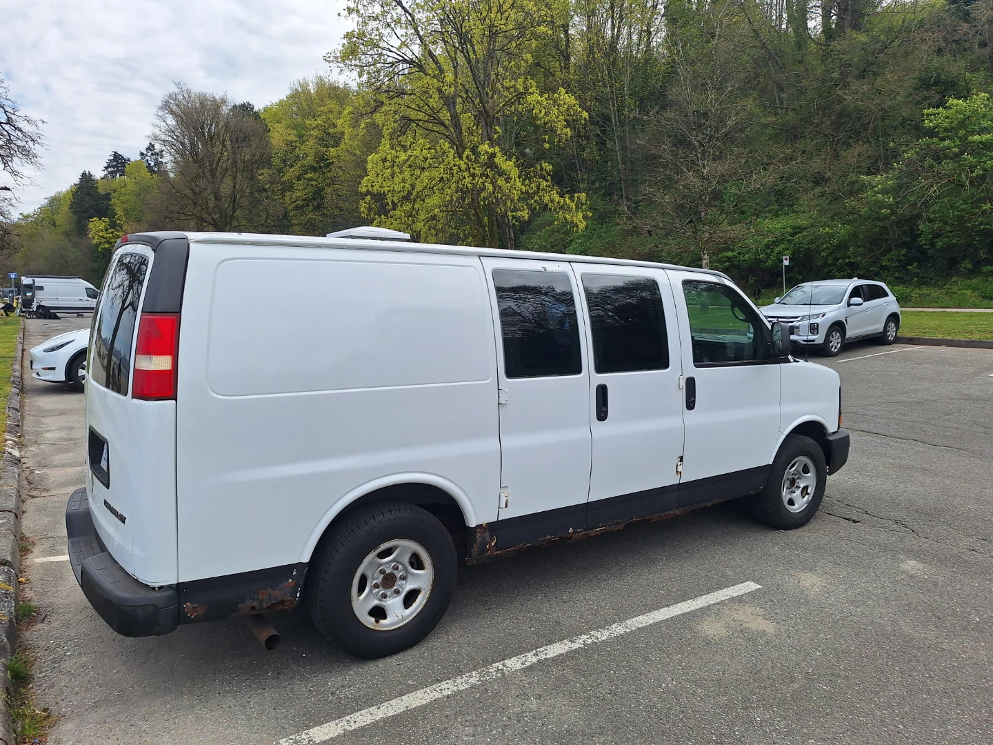 White Chevrolet Express Cargo Van 2005 - photo 4