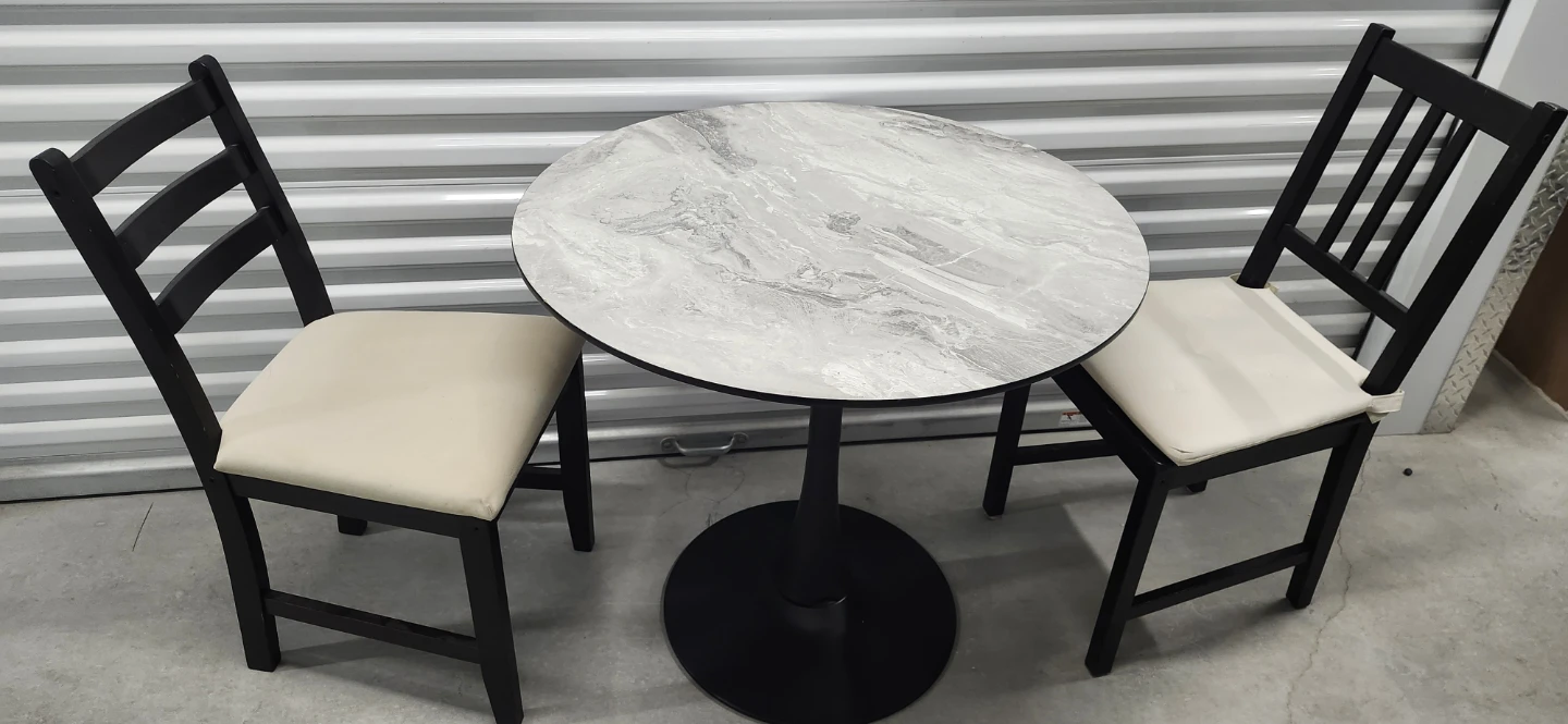 Dinning table with 2 chairs