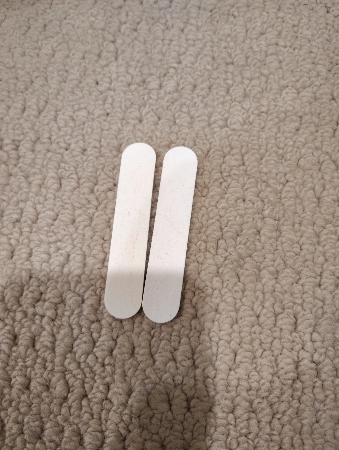 2 Nail Files (1 Black, 1 White)
