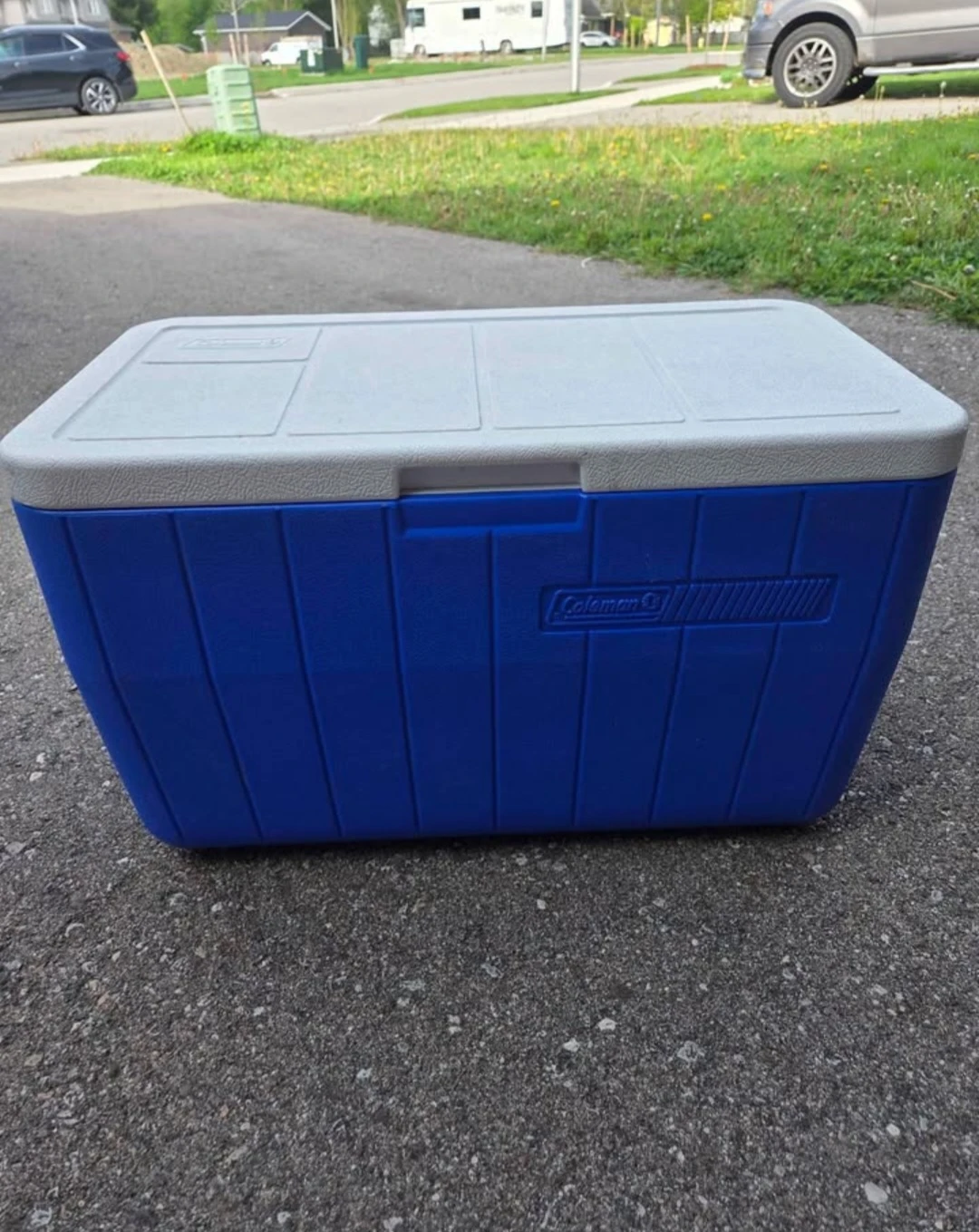 Coleman trolley cooler,coleman blue/white,dog cage