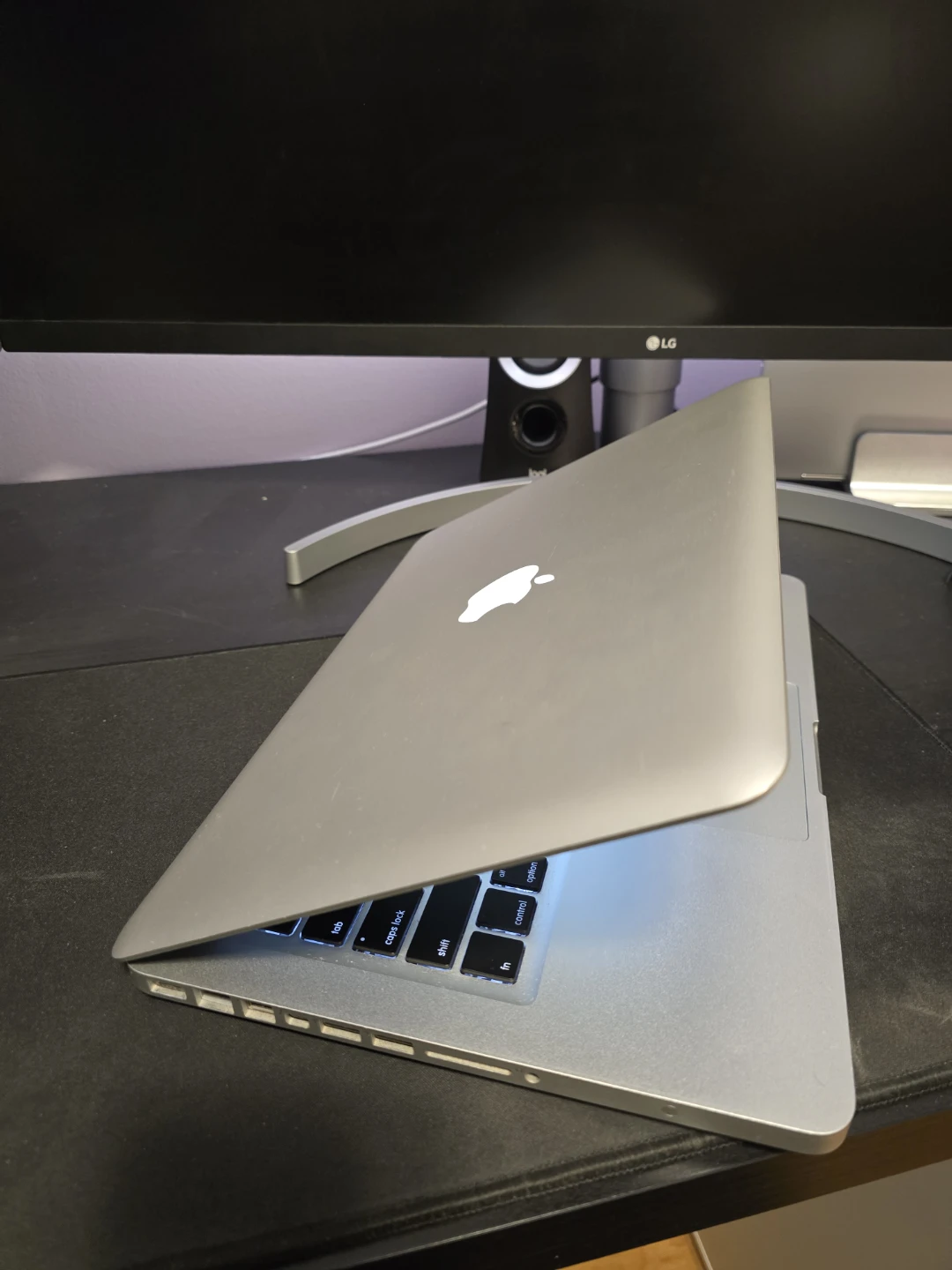 Apple MacBook Pro 13" | Intel i5 2.3GHz | 320GB HDD | 2011-2012 - photo 2