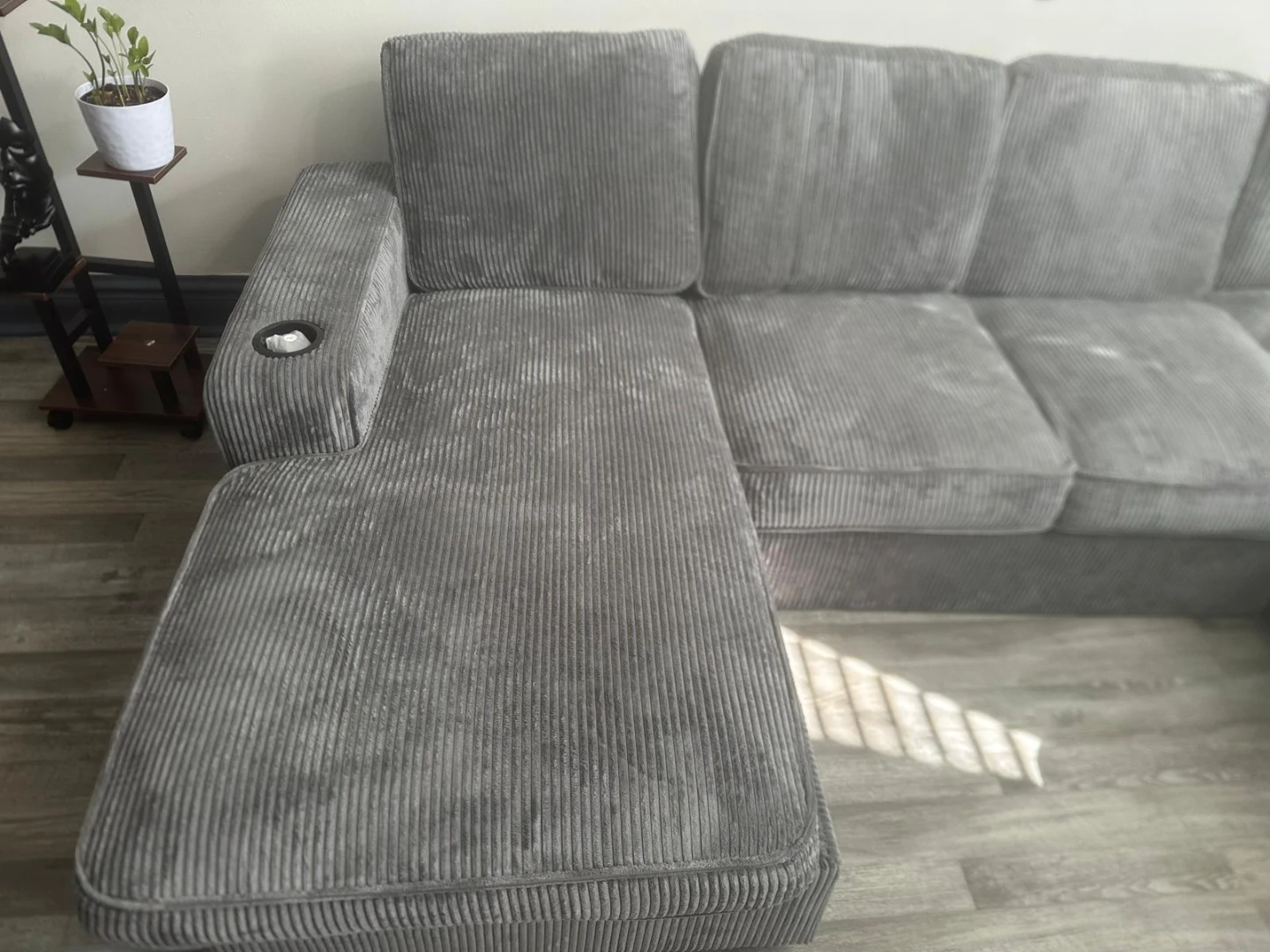 Sofá Nuevo sin uso | Gray Sofa with Cup Holders and USB Ports - photo 2