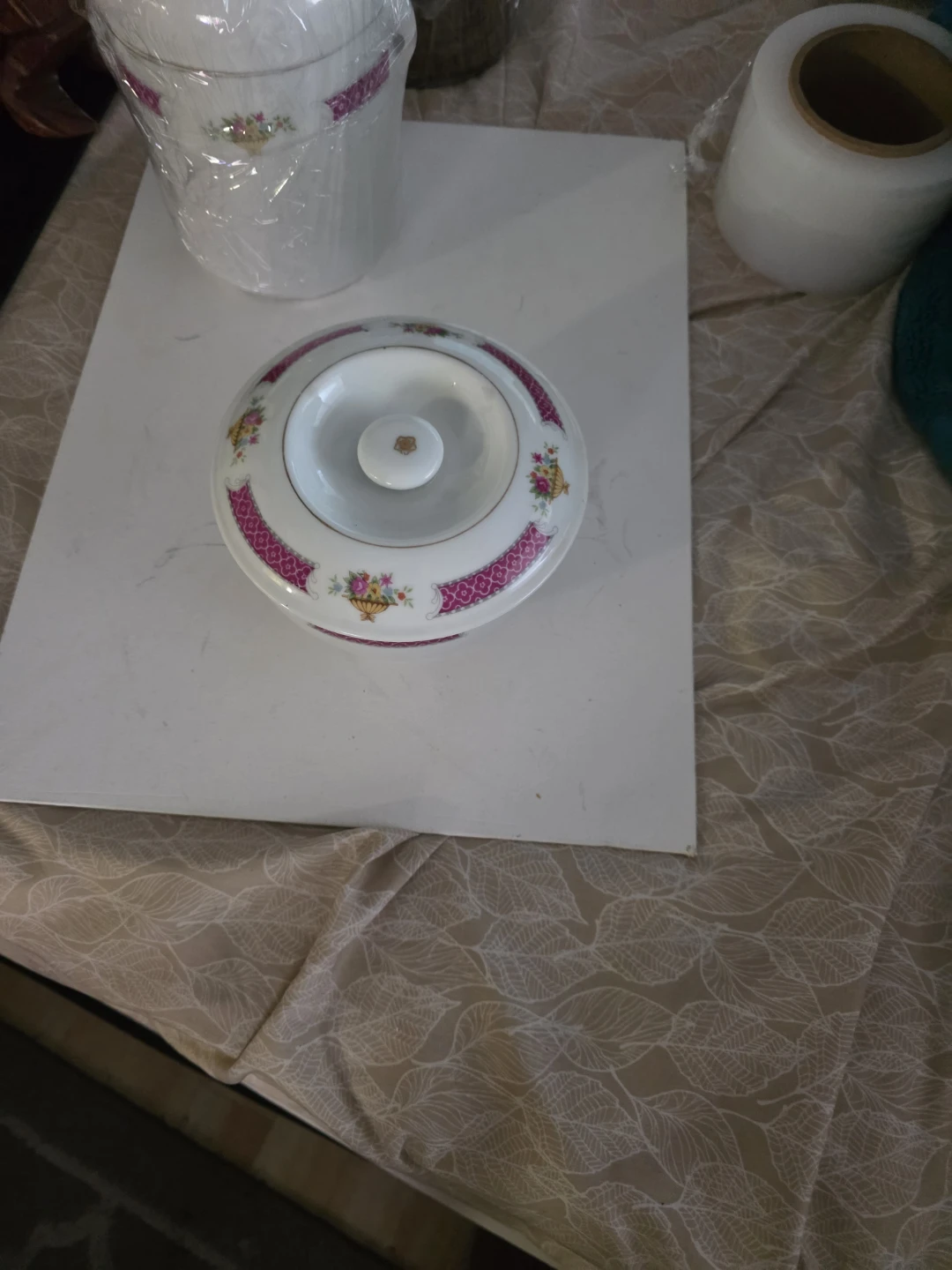 VINTAGE Swatow Ceramic Serving Dish with Lid - photo 2