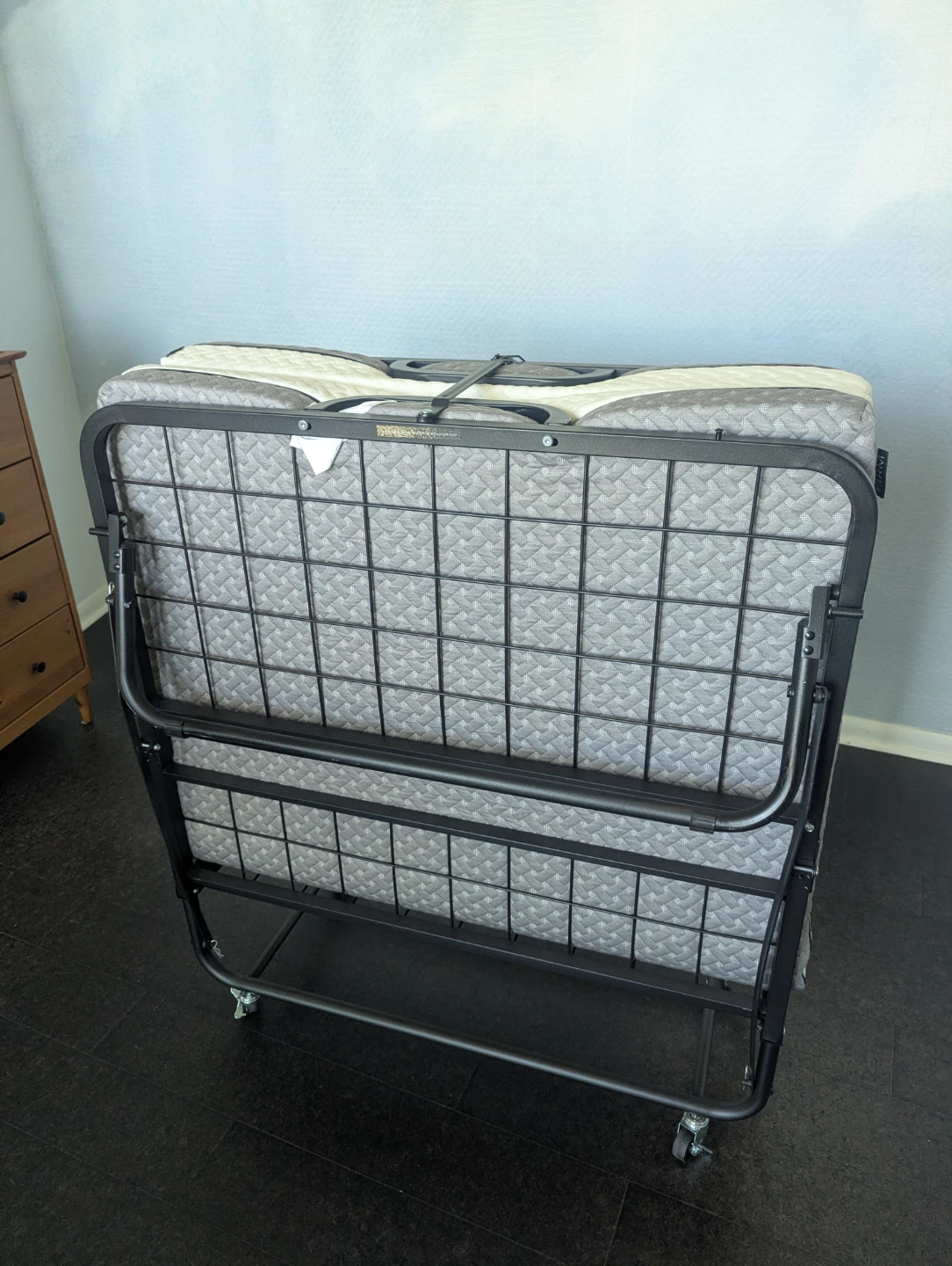 Folding Bed with Mattress and Cover - photo 2
