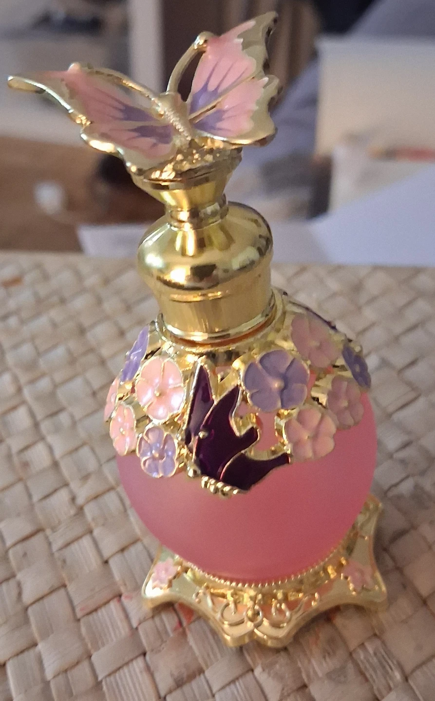 Decorative Perfume Bottle with Butterfly and Floral Accents - photo 5