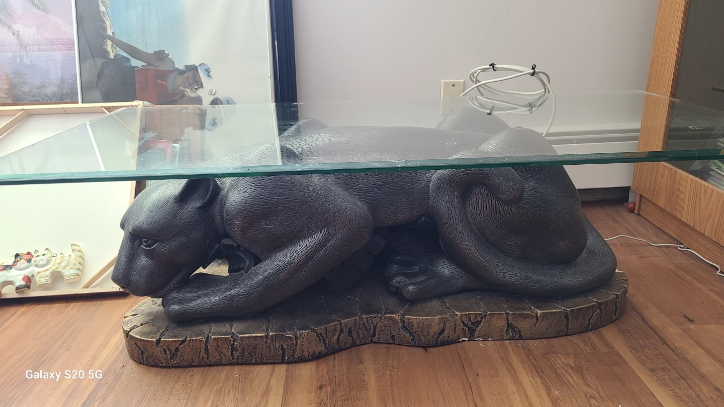 Black Panther Figurine Table - photo 2