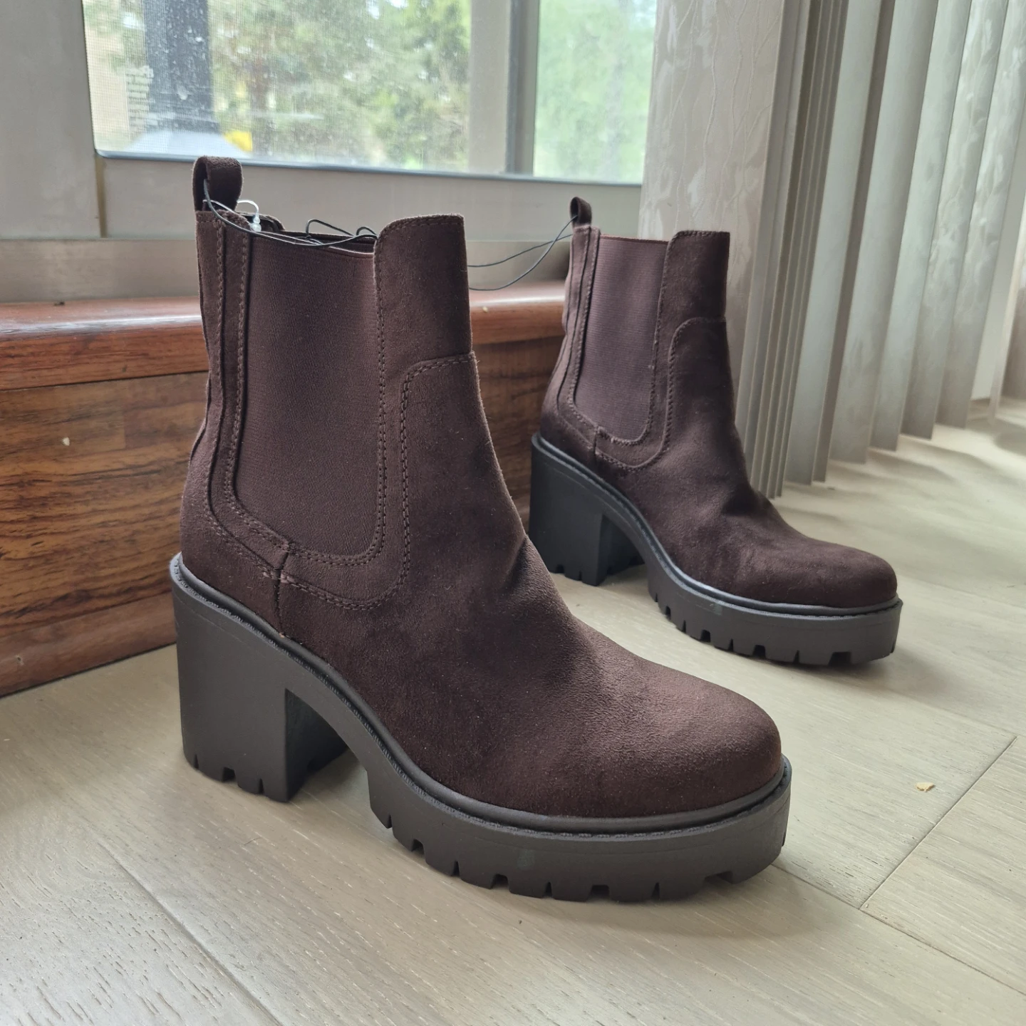 Women's Suede Chelsea Boots - photo 2