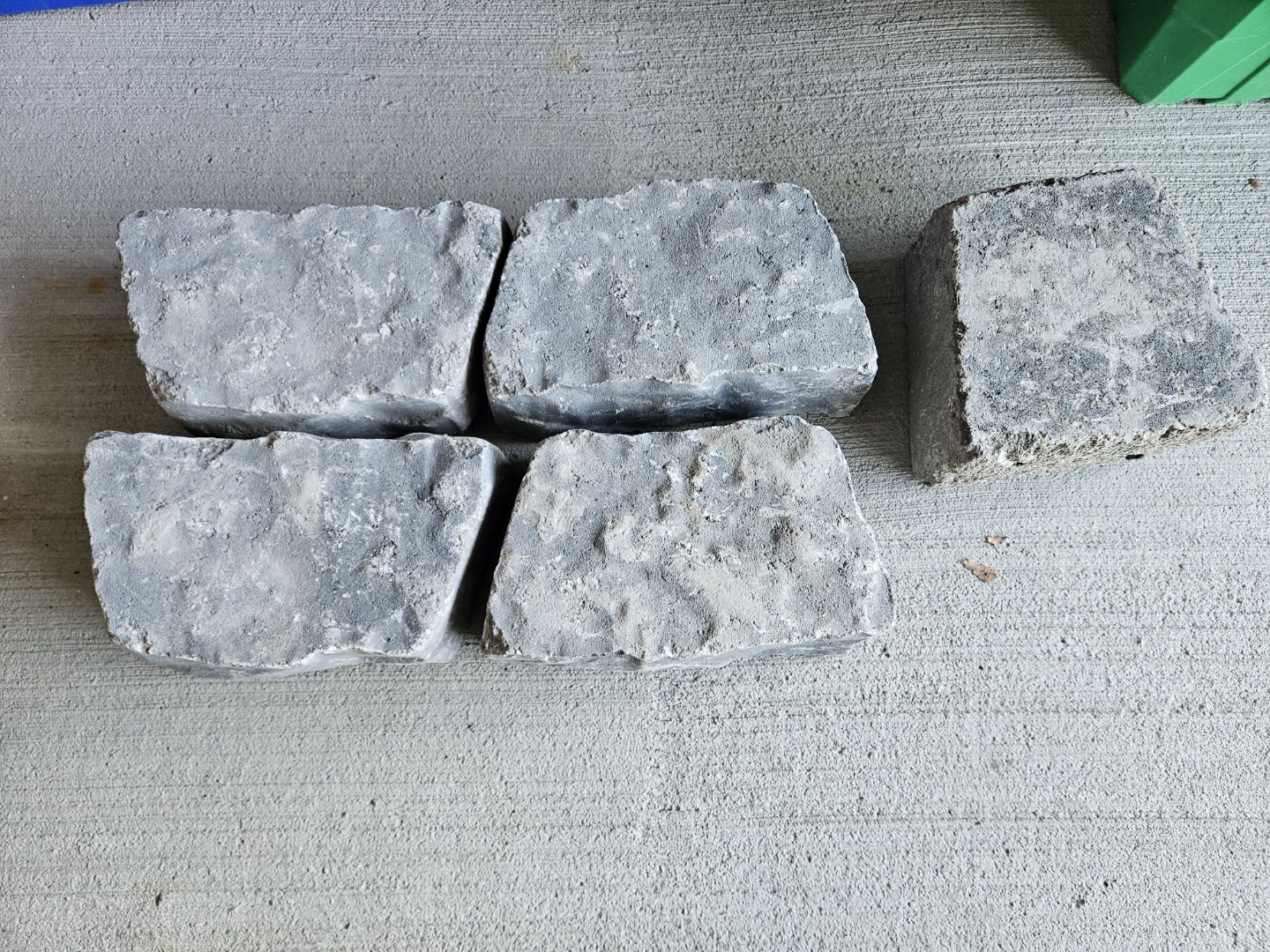 Set of 5 Grey Stone Retaining Wall Blocks - photo 2