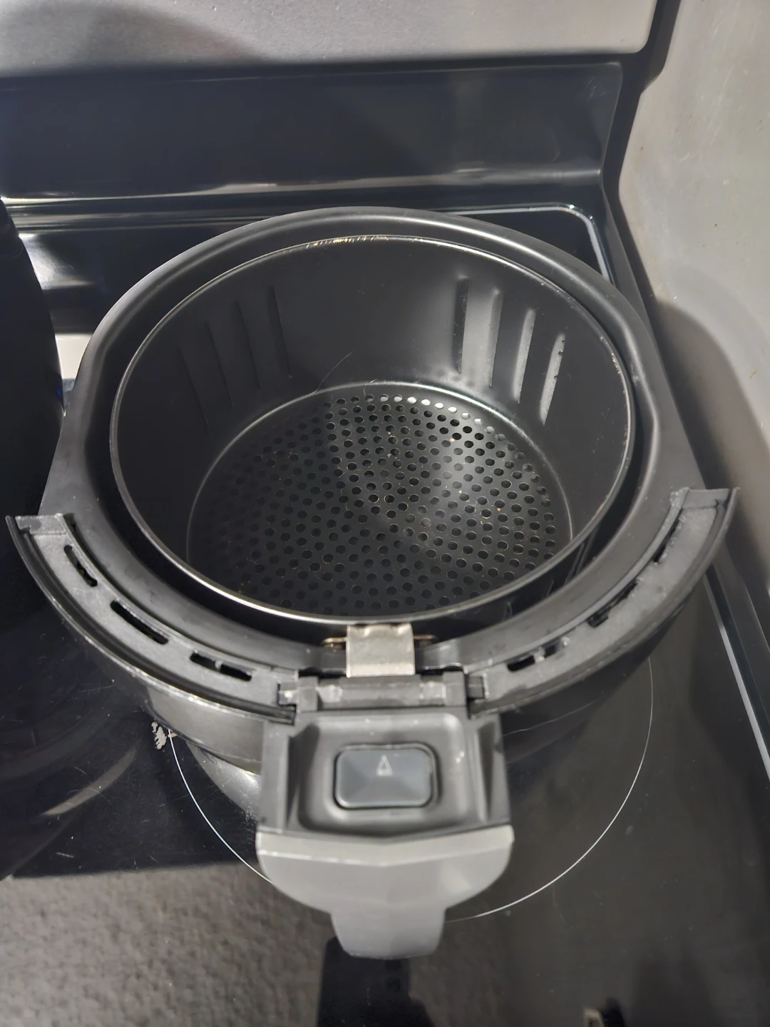 Air Fryer - Like New, barely used - photo 3