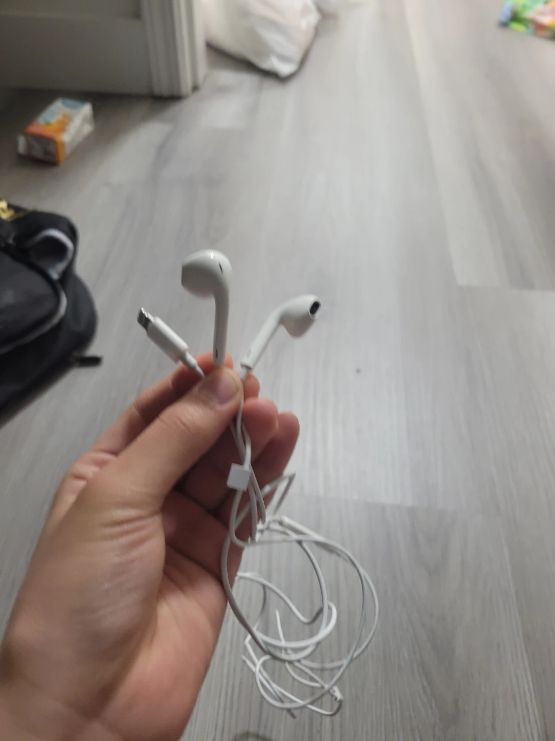 Apple EarPods with Lightning Connector - photo 2