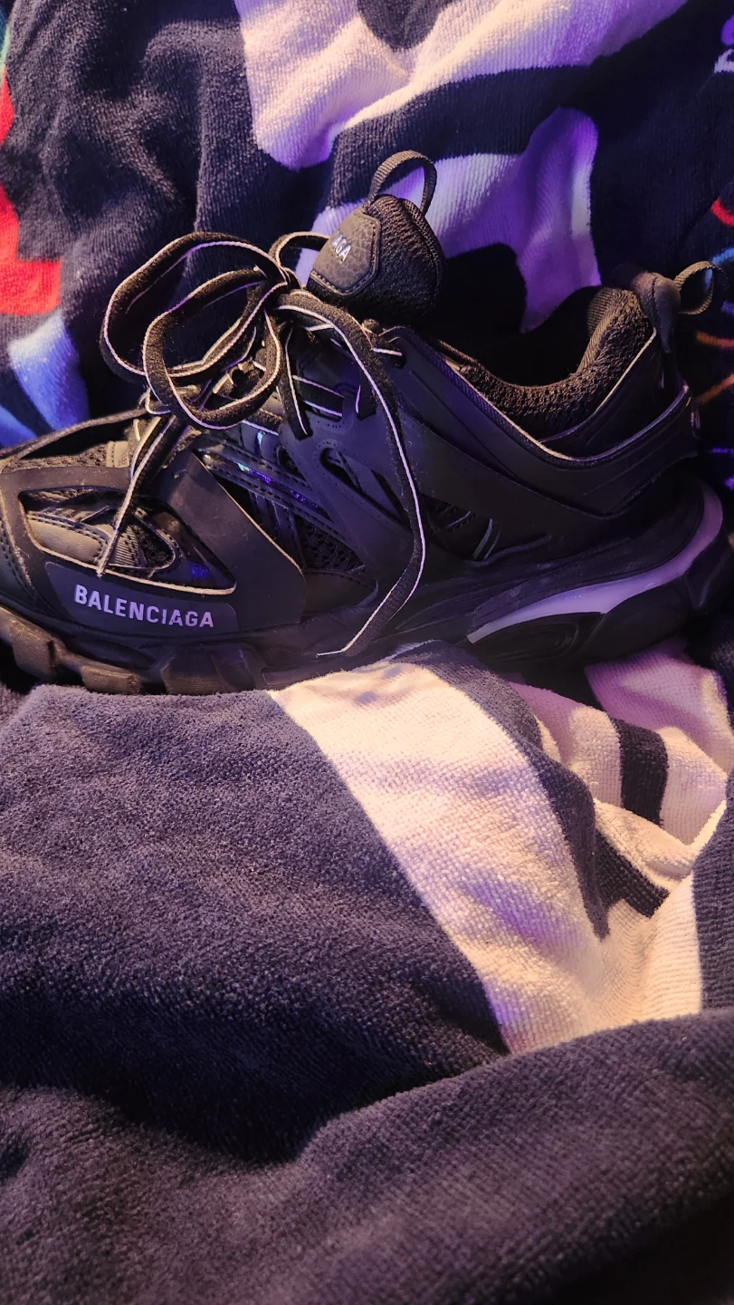 Belenciaga Tracks