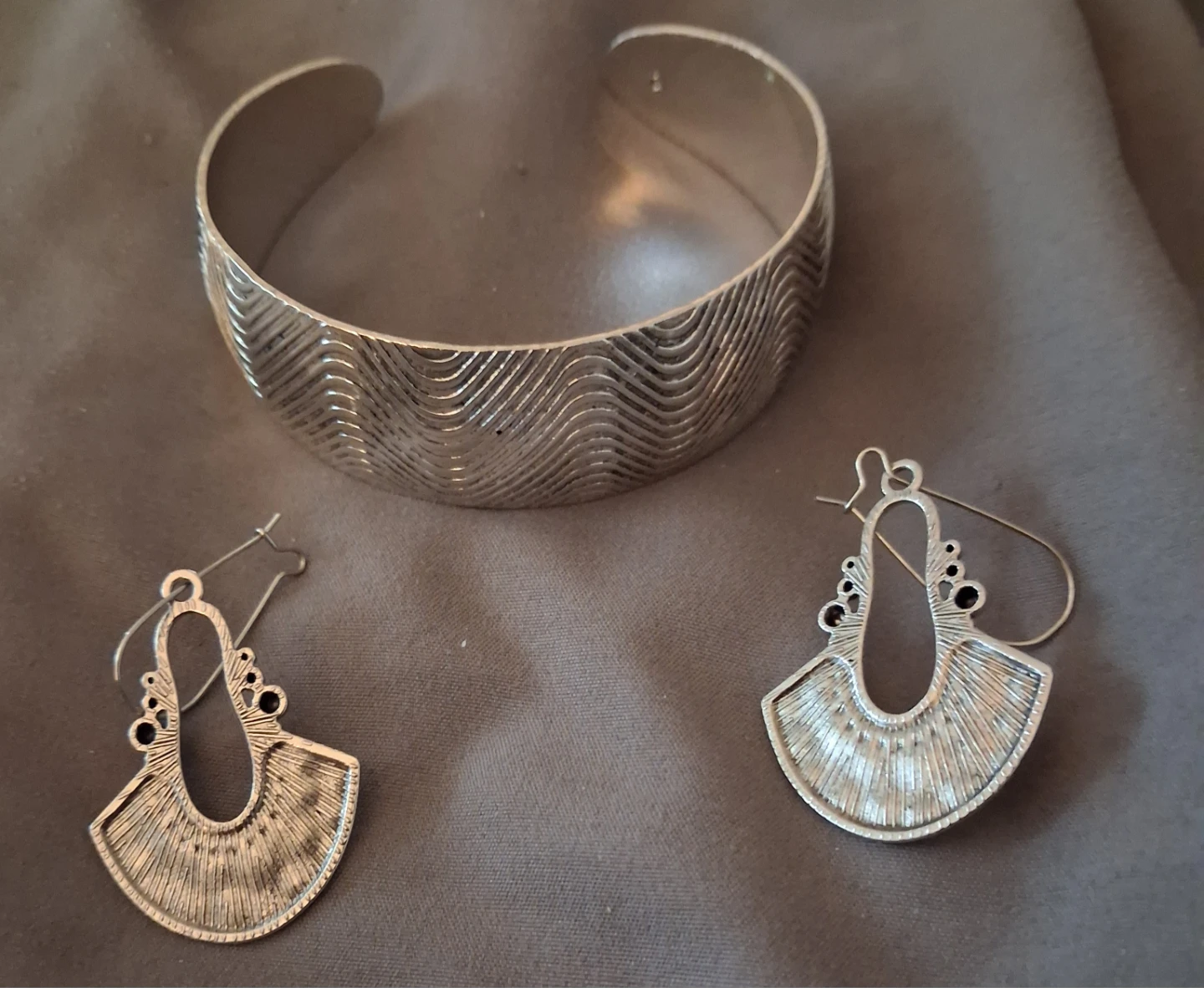 Silver Tone Cuff Bracelet and Fan Earrings Set