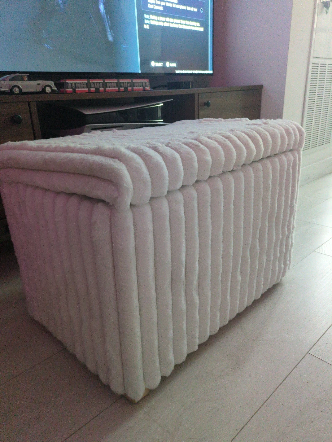 White Faux Fur Sofa with Ottoman - photo 5
