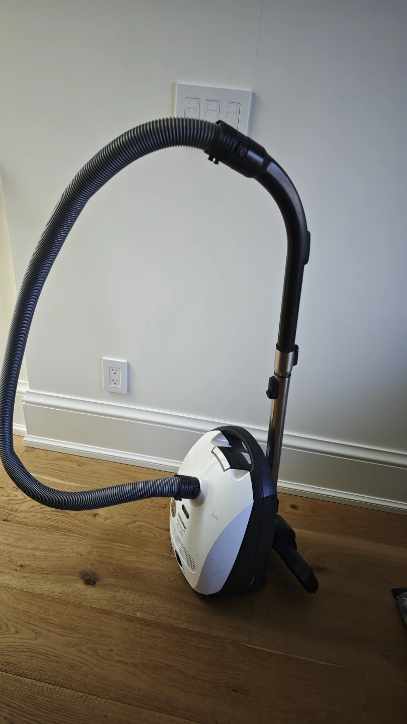 Miele Olympus Vacuum Cleaner - 1200W - photo 2
