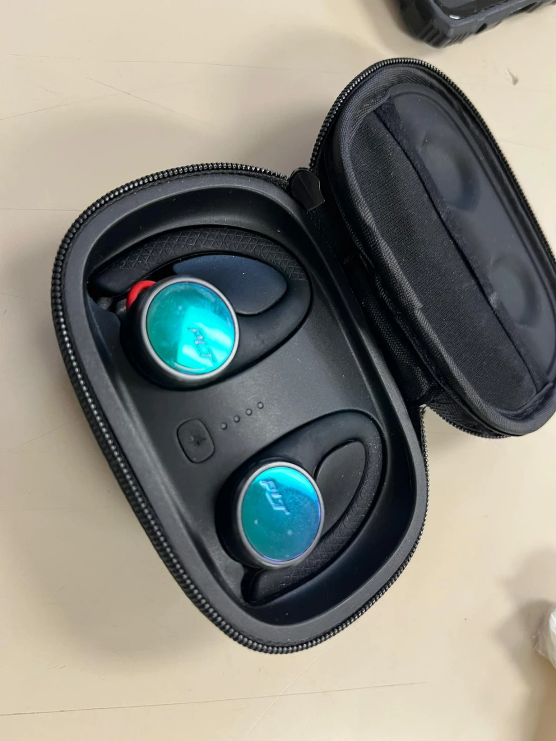 Plantronics Voyager 5200 earbuds. - photo 2