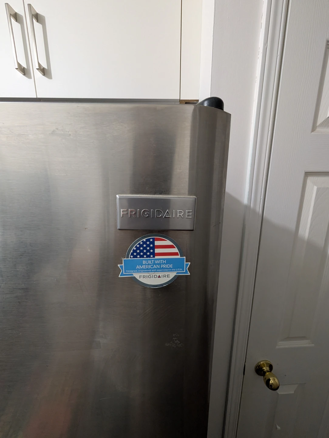 Frigidaire Refrigerator - photo 3