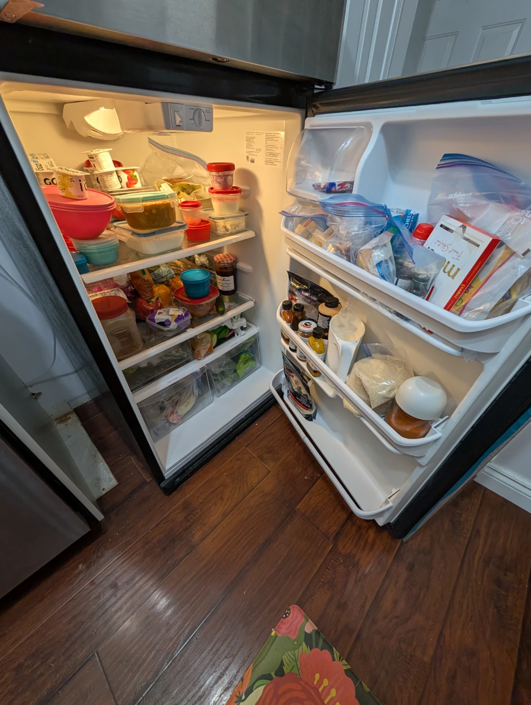 Frigidaire Refrigerator - photo 4