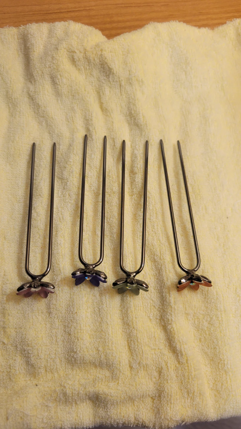 Set of 4 Flower Hair Pins - photo 3
