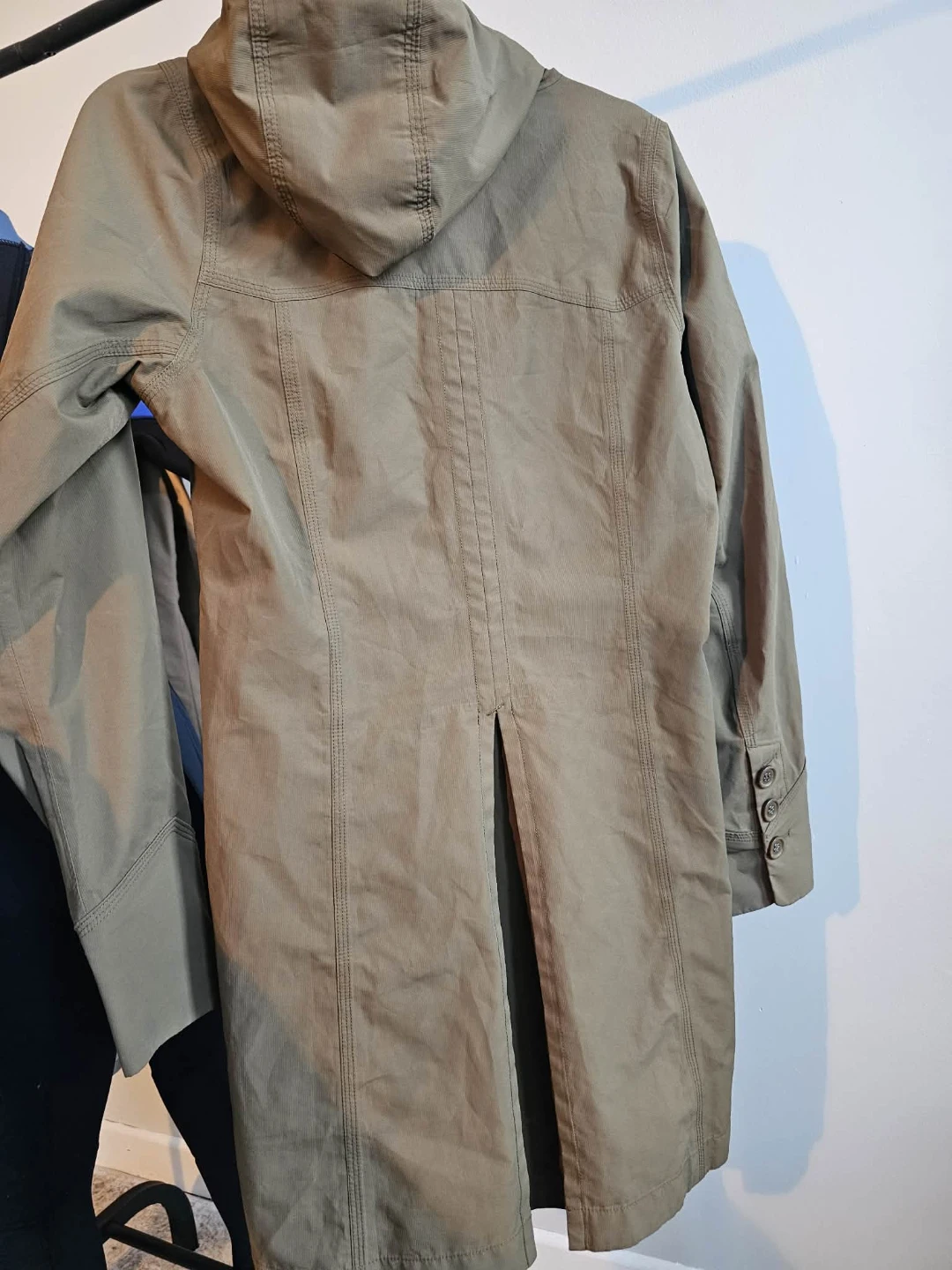 MEC Women's XS Tan Hooded Rain Jacket - photo 3