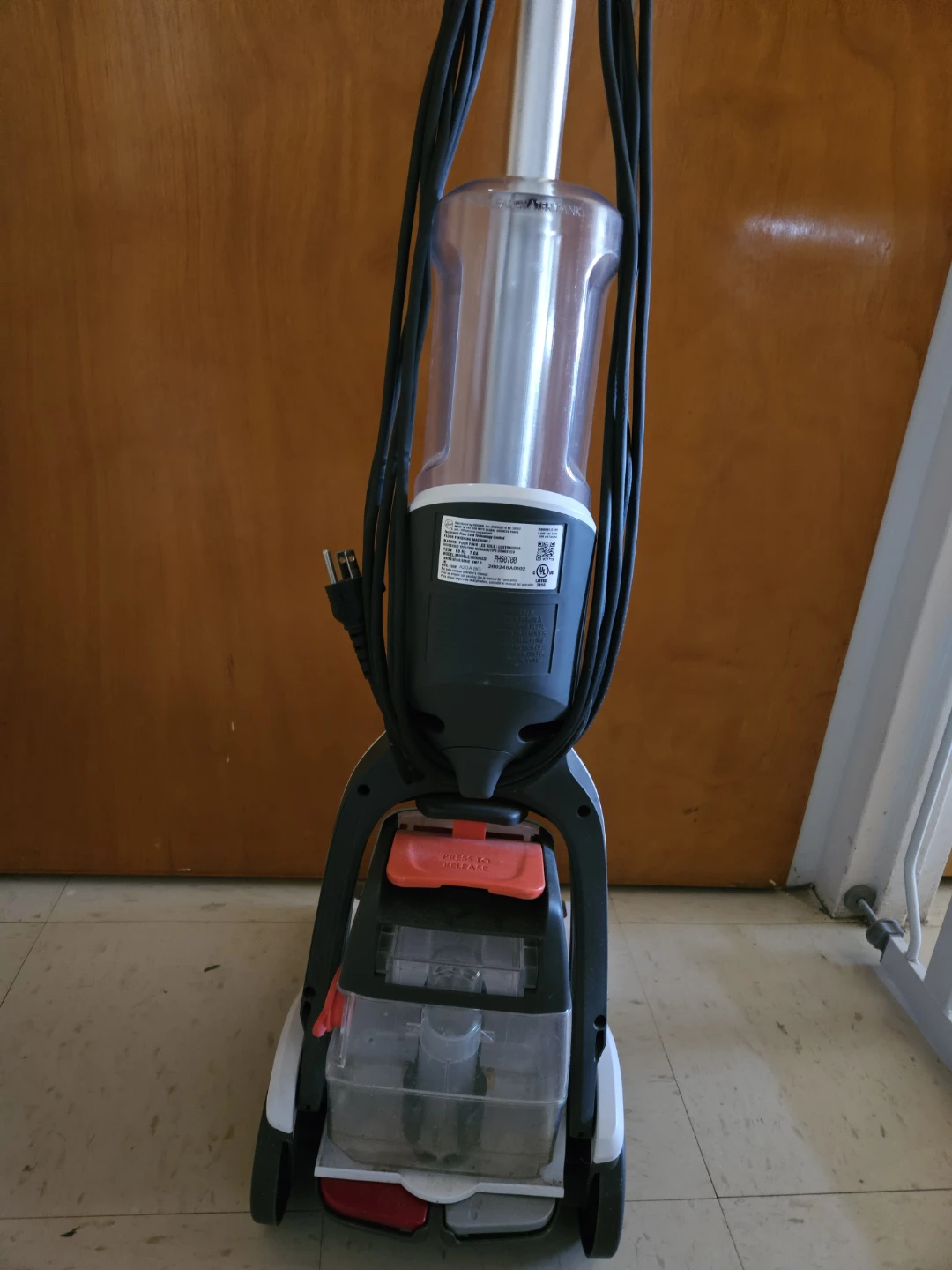 Hoover PowerDash Pet Compact Carpet Cleaner - photo 5