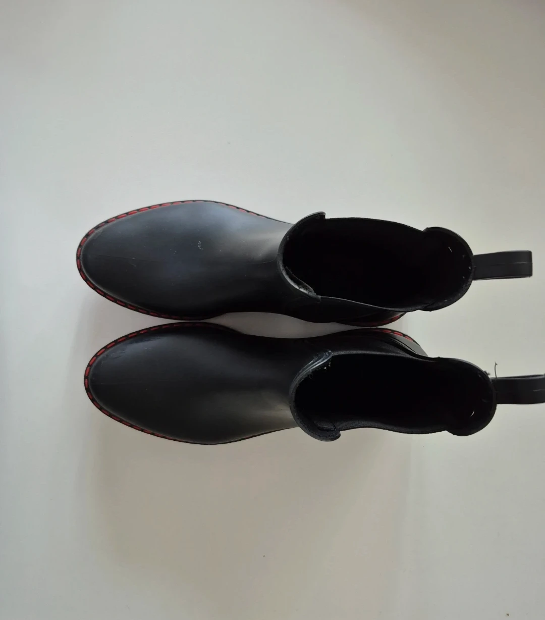 Black Rubber Chelsea Boots with Red Stitching Size 39 - photo 2