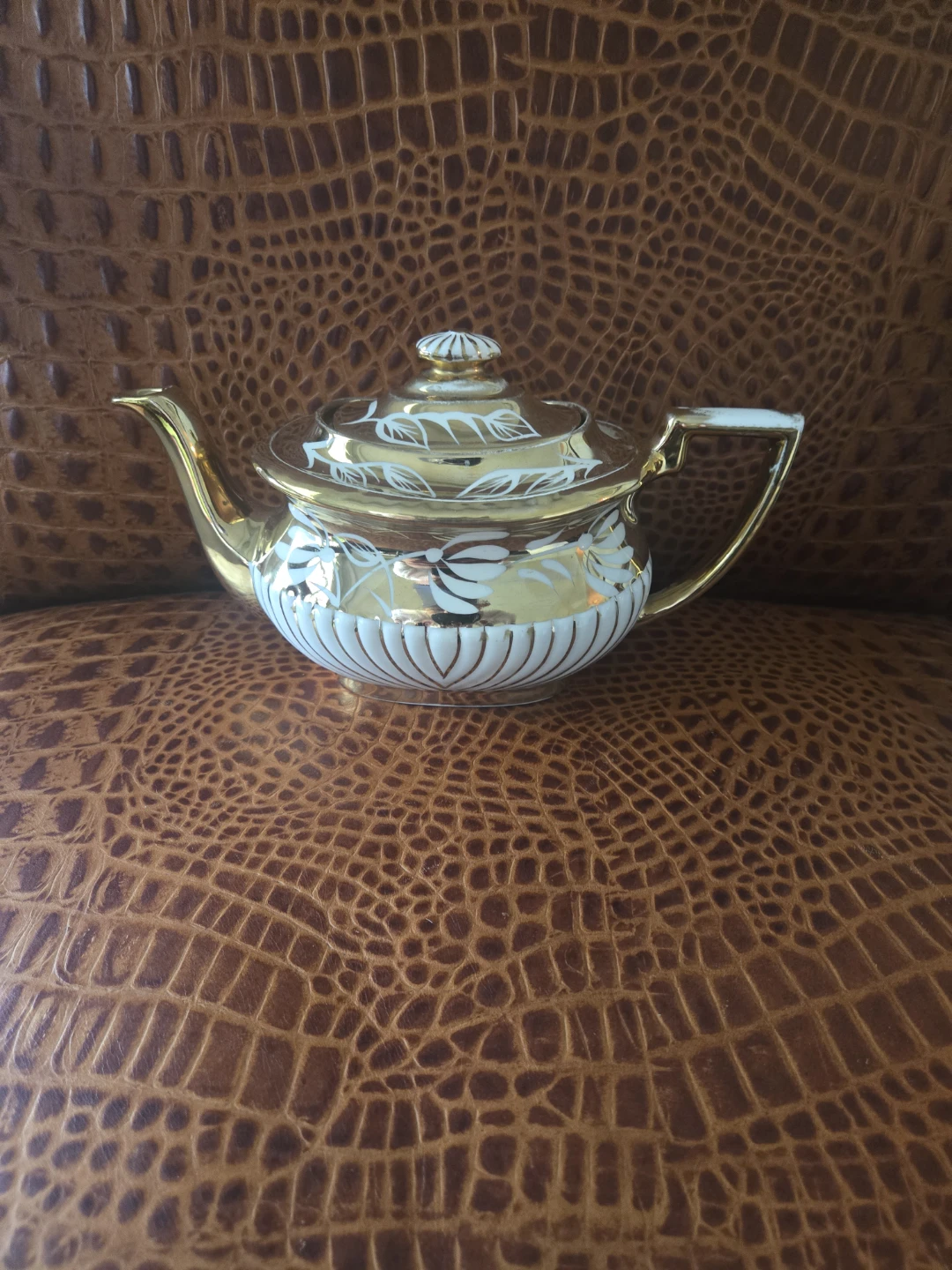 Georgian Gibsons Teapot - Gold & White Floral