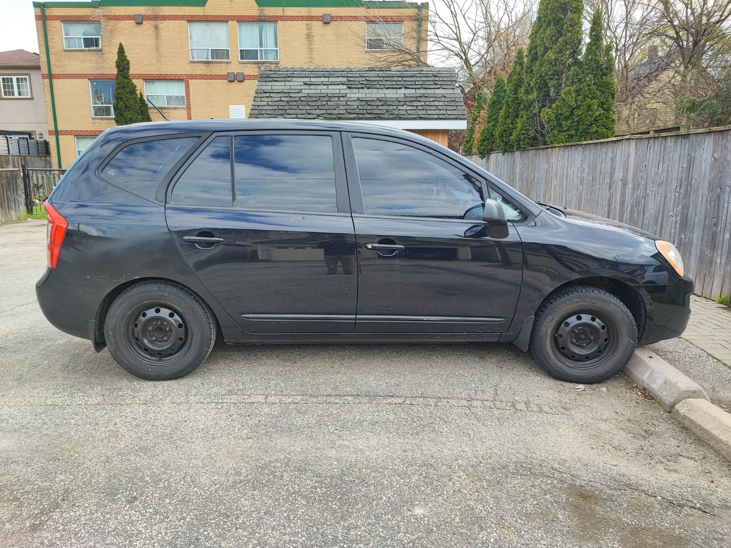 2012 Kia Rondo, as is, Gerrard/Victoria Park Ave - photo 3