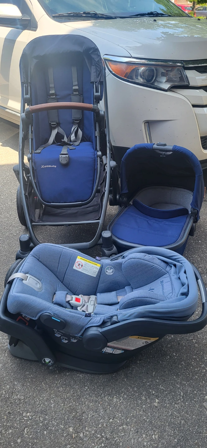 V2 Uppababy Vista stroller with bassinet