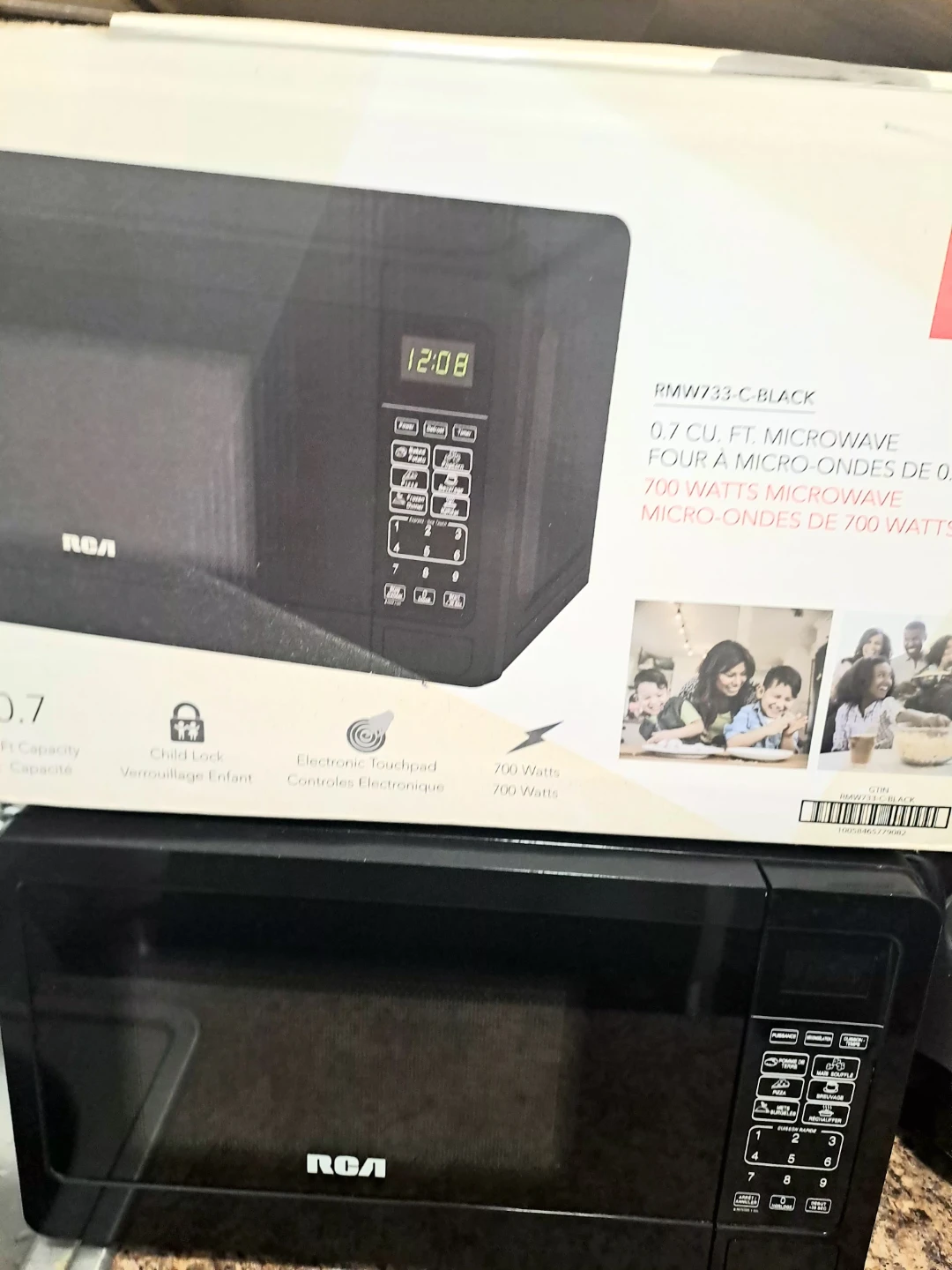 RCA RMW733-C-BLACK 0.7 CU. FT. Microwave - photo 2