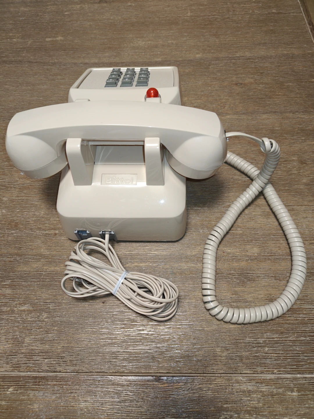 Hearing aid plane old telephone with red light notifier - photo 2