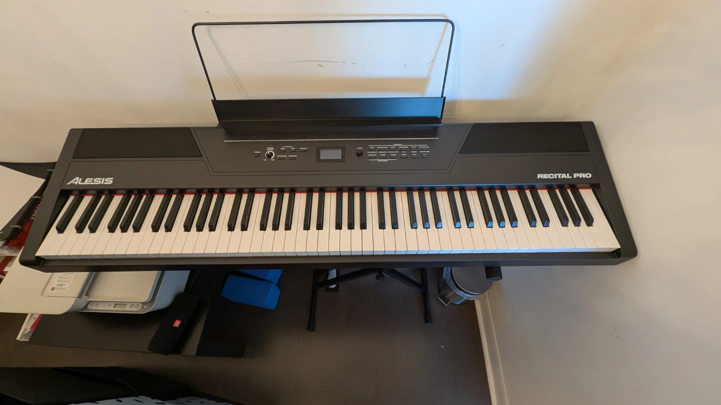 Alesis Digital Piano with Stand and Pedal - photo 4