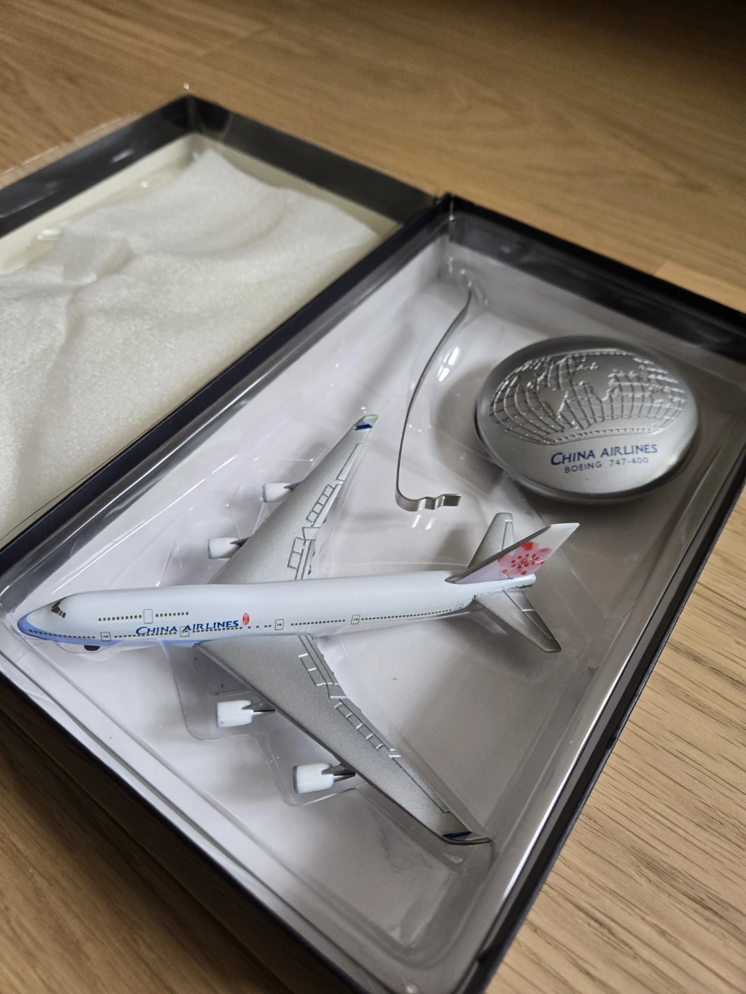 China Airlines Boeing 747-400 Model Airplane 1:500 Scale - photo 2