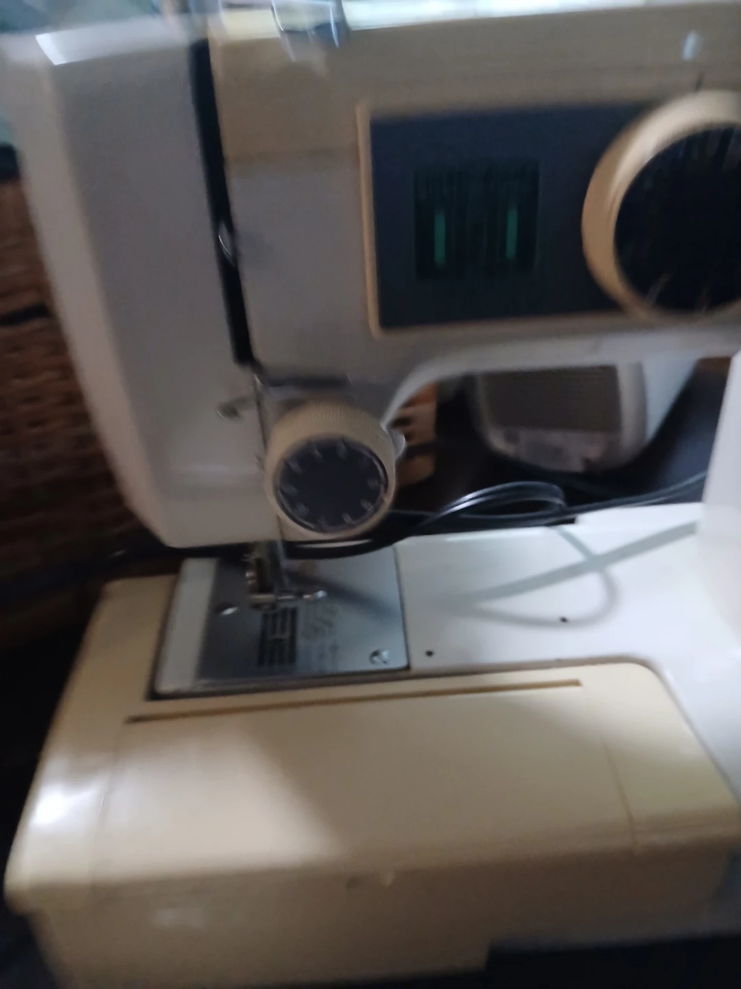 Omega Sewing Machine - photo 3