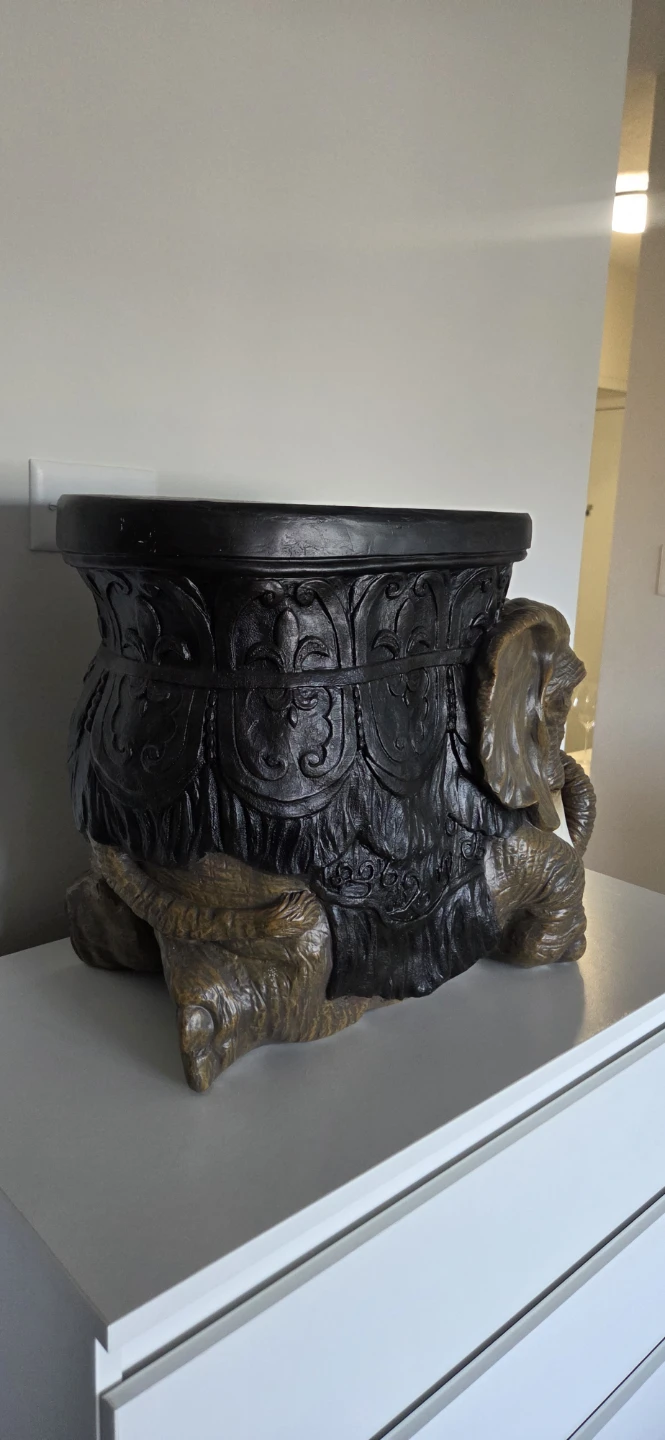 The Sultan's Elephant Sculptural Side Table by Design Toscano - photo 5