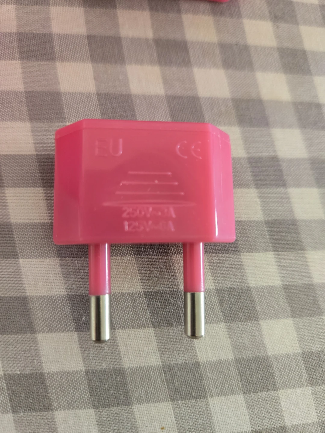 Logiix Universal Travel Adapter Set with Case - photo 4