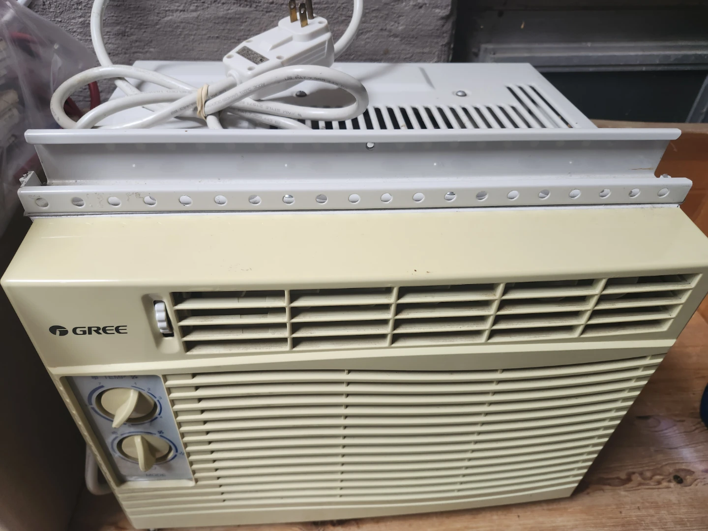 Gree Window Air Conditioner - 5000 BTU - photo 2