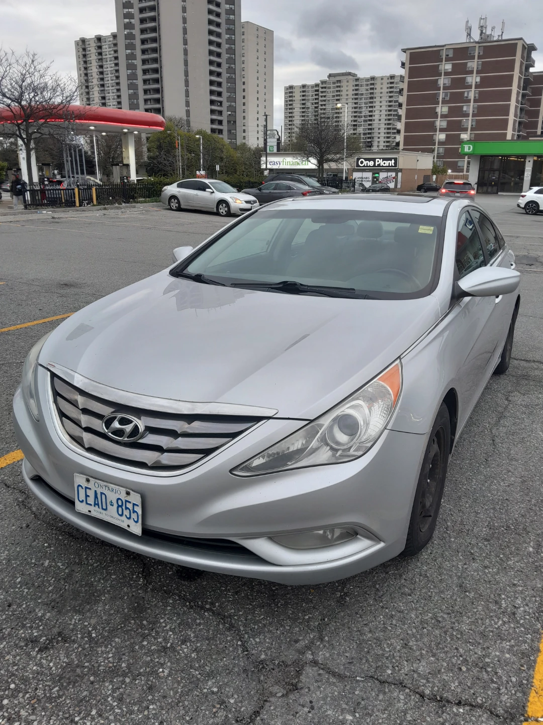 Hyundai Sonata Sedan 2013, odometer read 243200, price is $4000