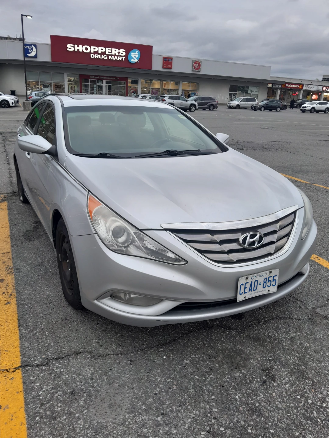 Hyundai Sonata Sedan 2013, odometer read 243200, price is $4000 - photo 2