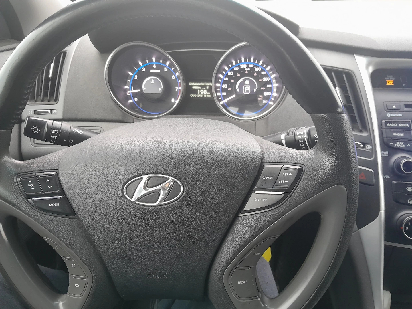 Hyundai Sonata Sedan 2013, odometer read 243200, price is $4000 - photo 3